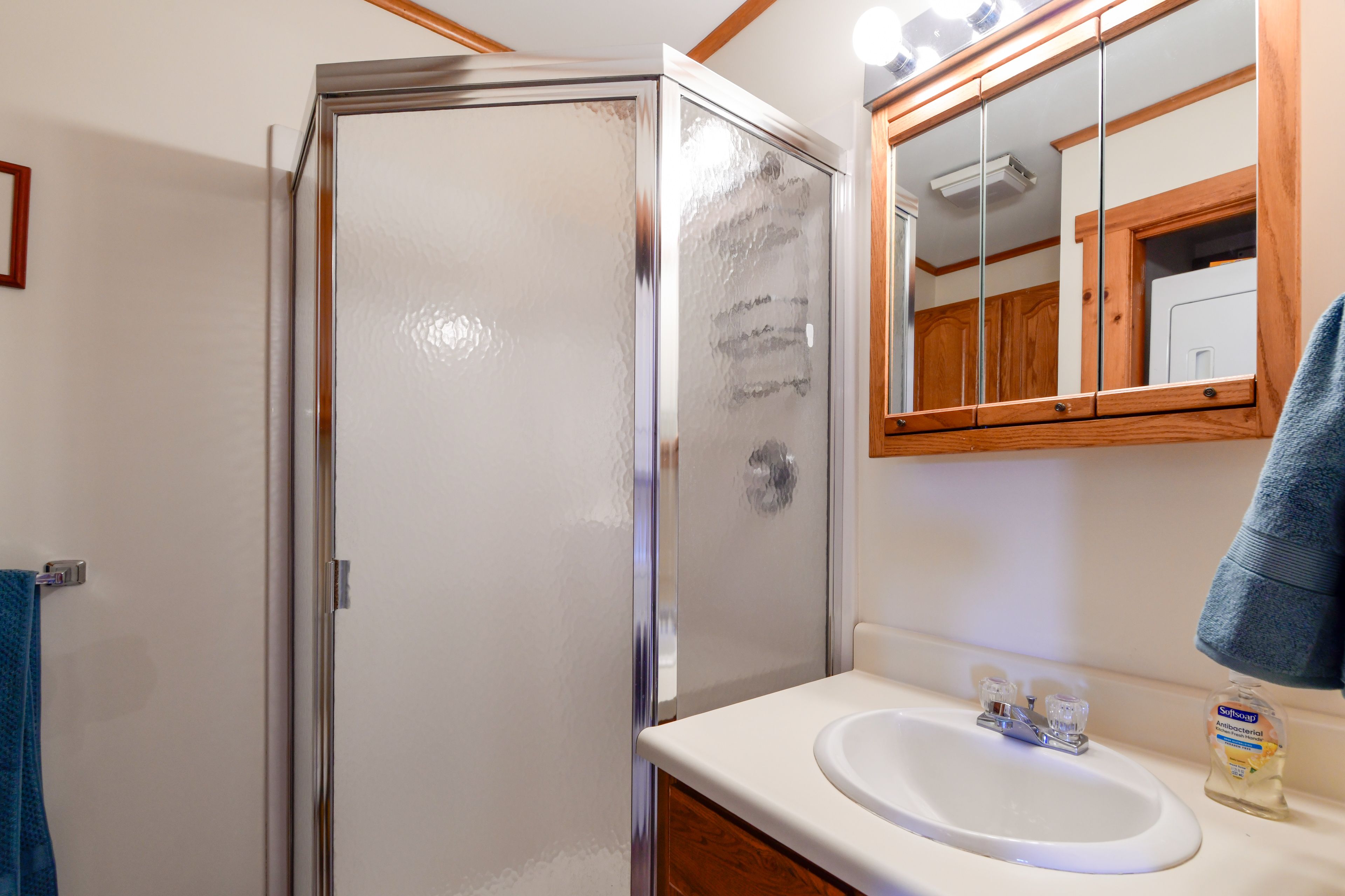 Full Bathroom | Washer & Dryer