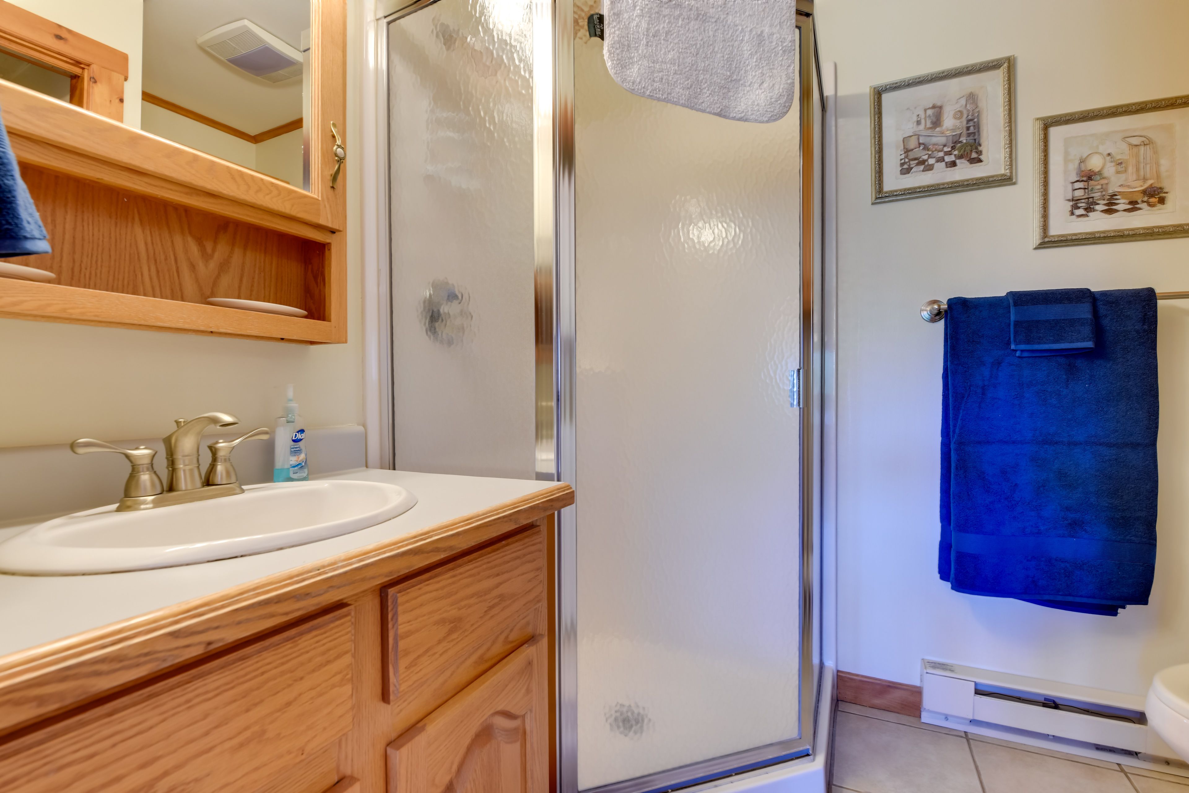 Full Bathroom | Washer & Dryer