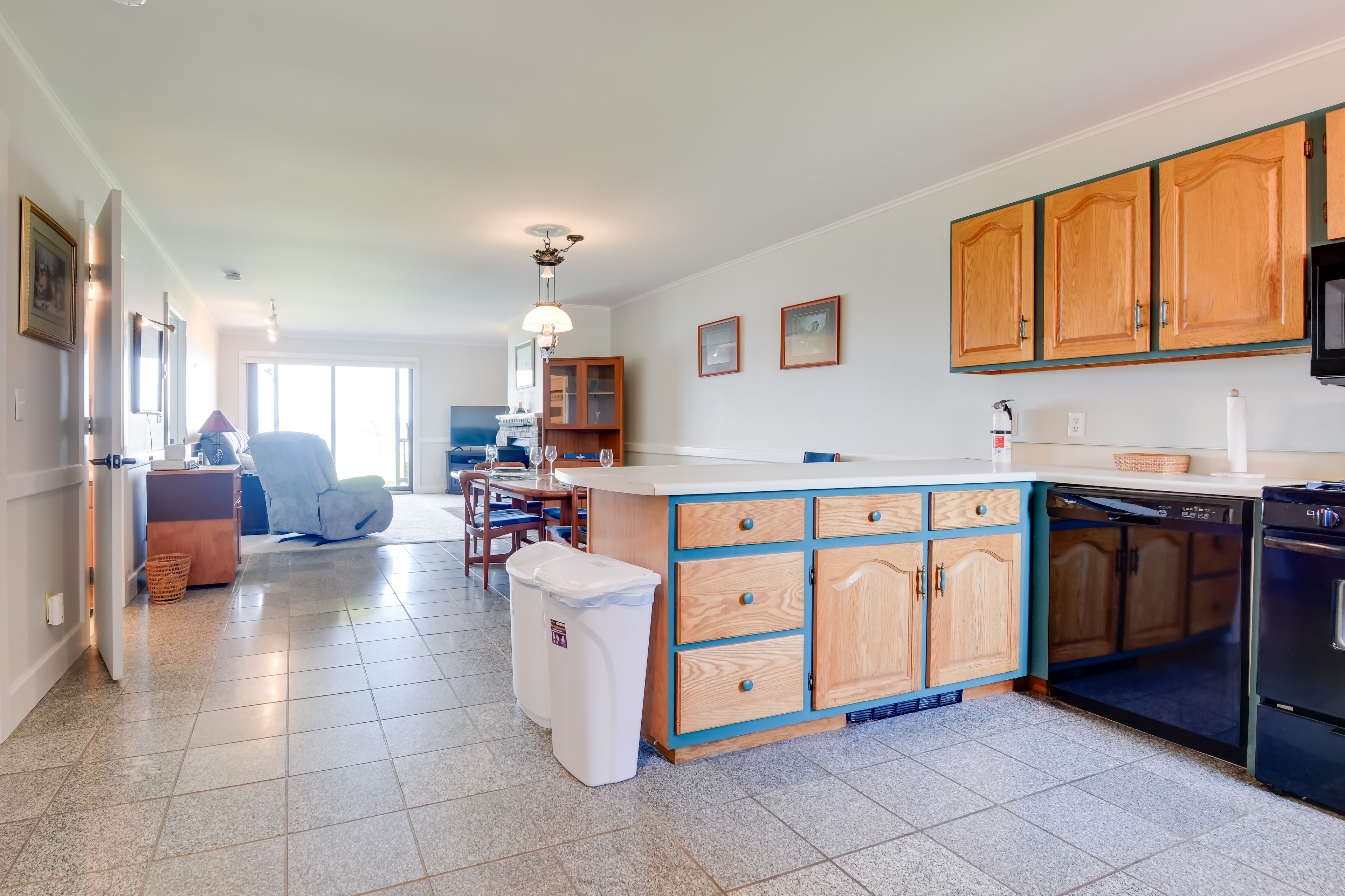 Kitchen | Keurig Coffee Maker | Dishwasher | Cooking Basics