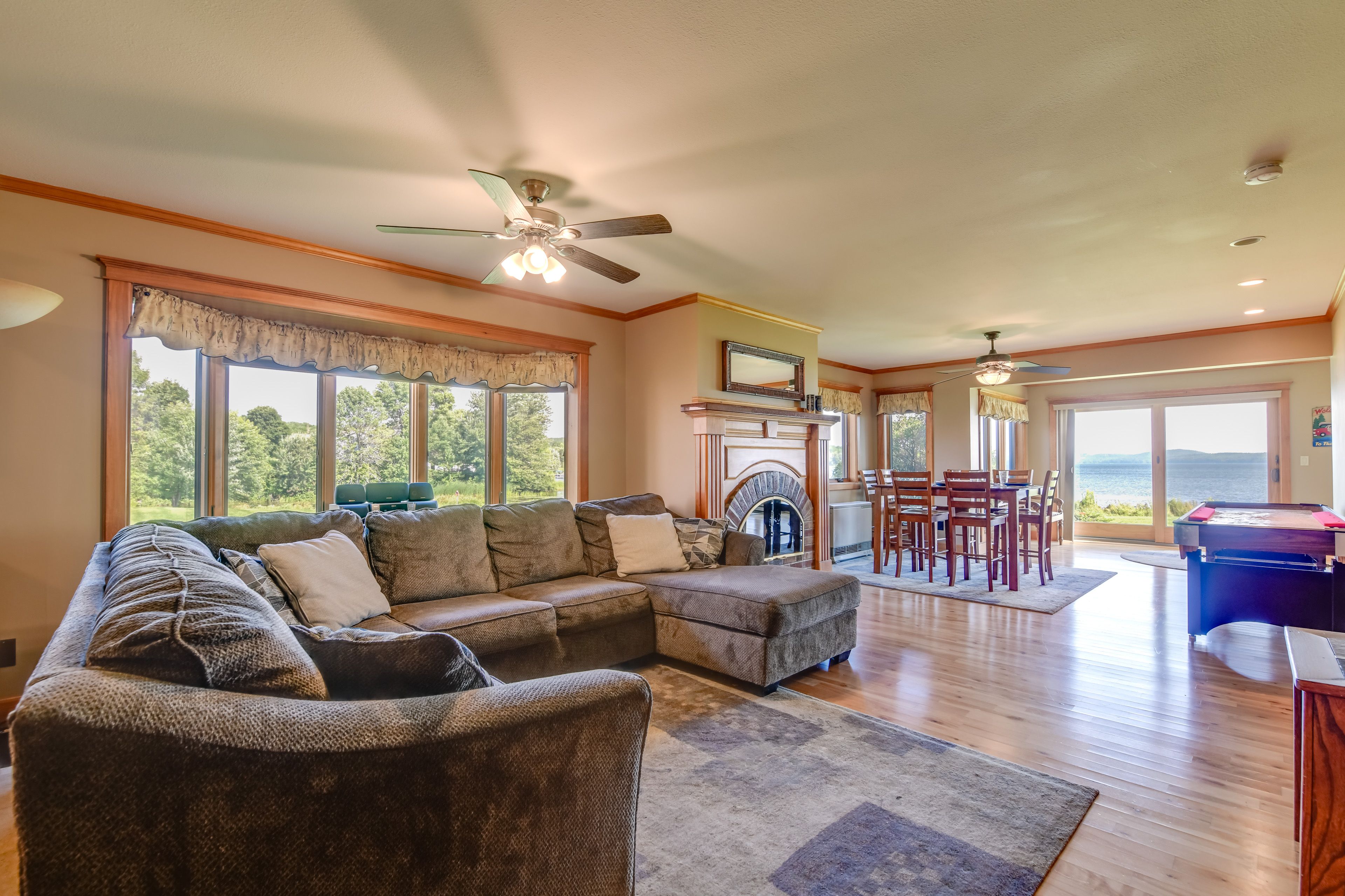 Living Room | Free WiFi | Smart TV | Mini-Split A/C