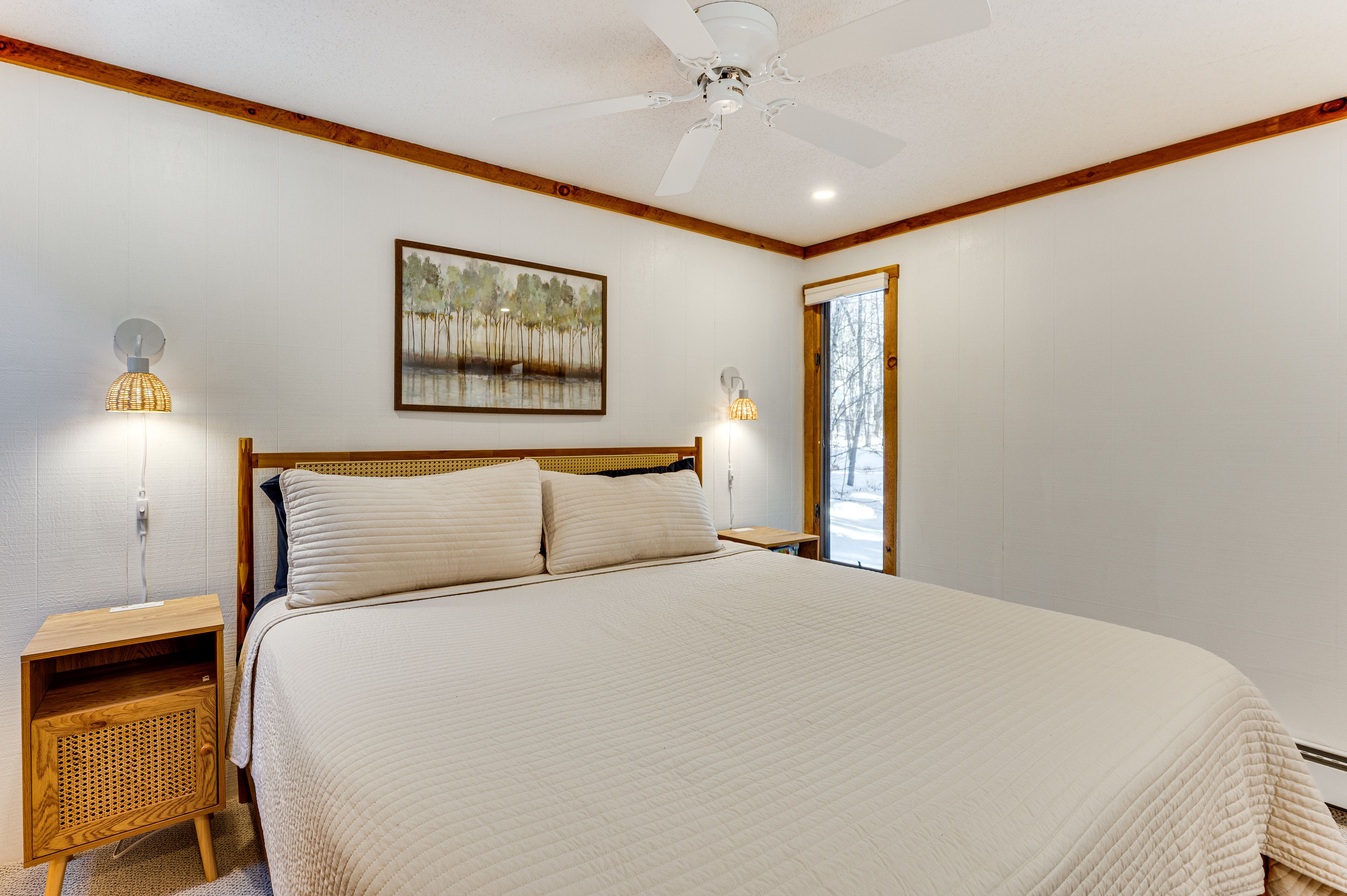 Bedroom 2 | King Bed | Main Floor