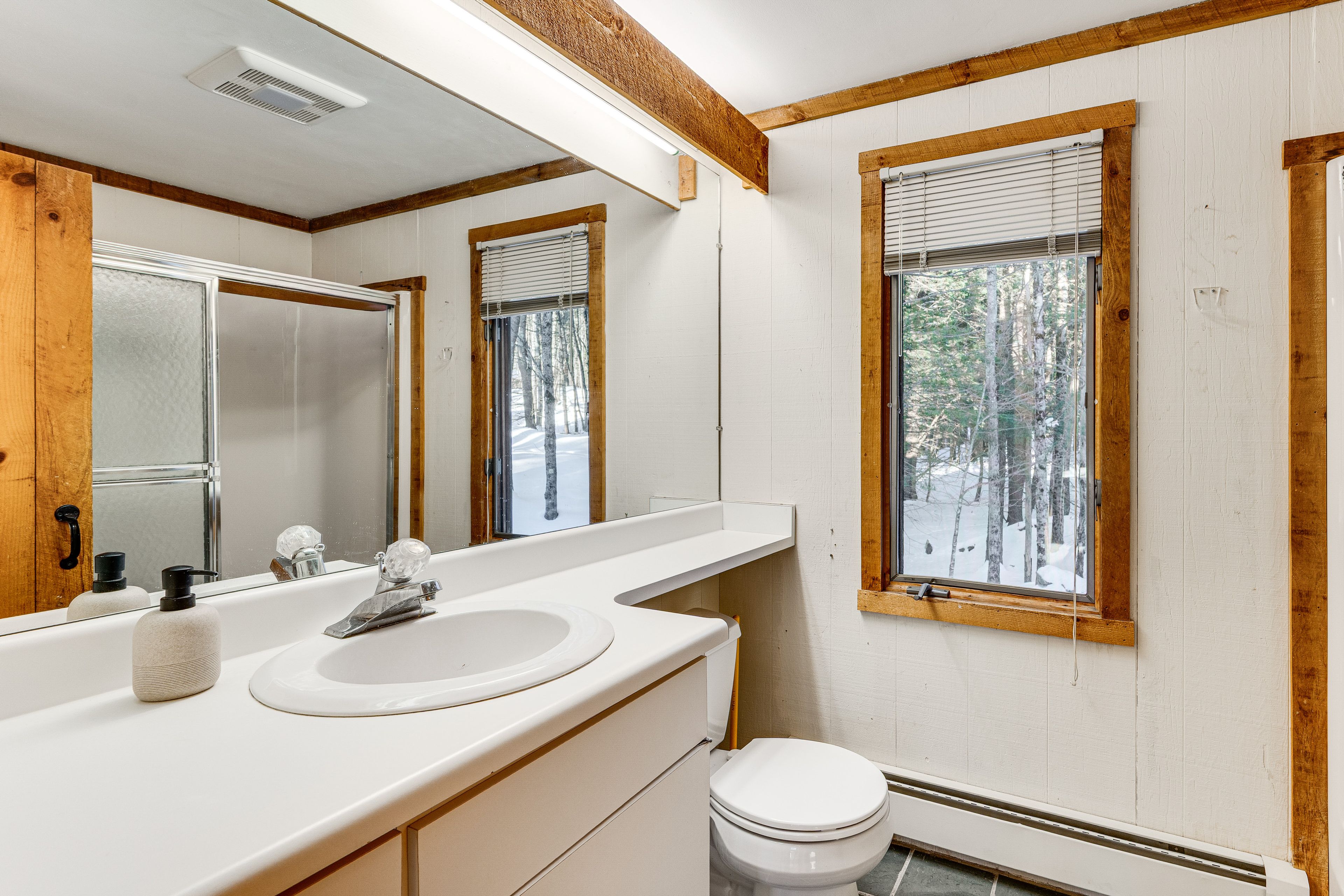 Bathroom | Main Floor