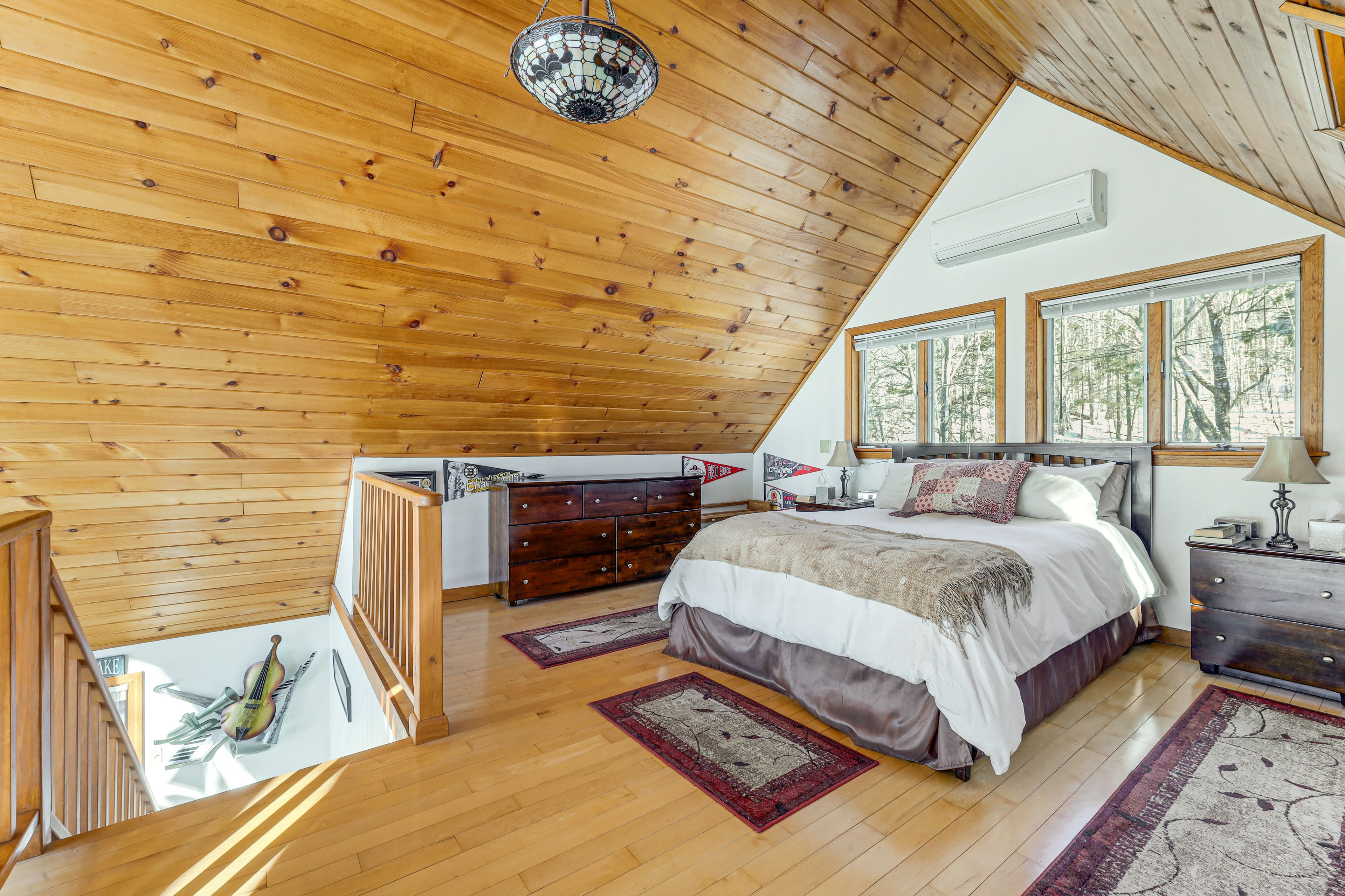 Bedroom 2 (Loft) | Queen Bed | Upper Level