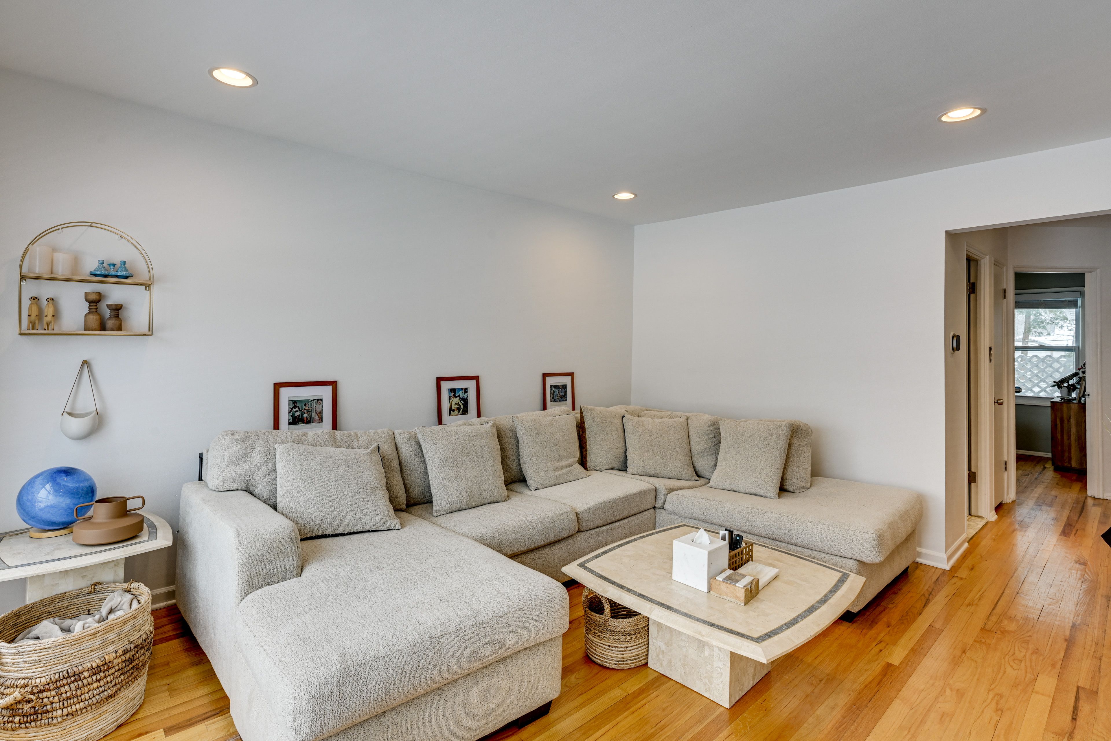 Living Room | Central A/C & Heat | Smart TV | Free WiFi | 1st Floor