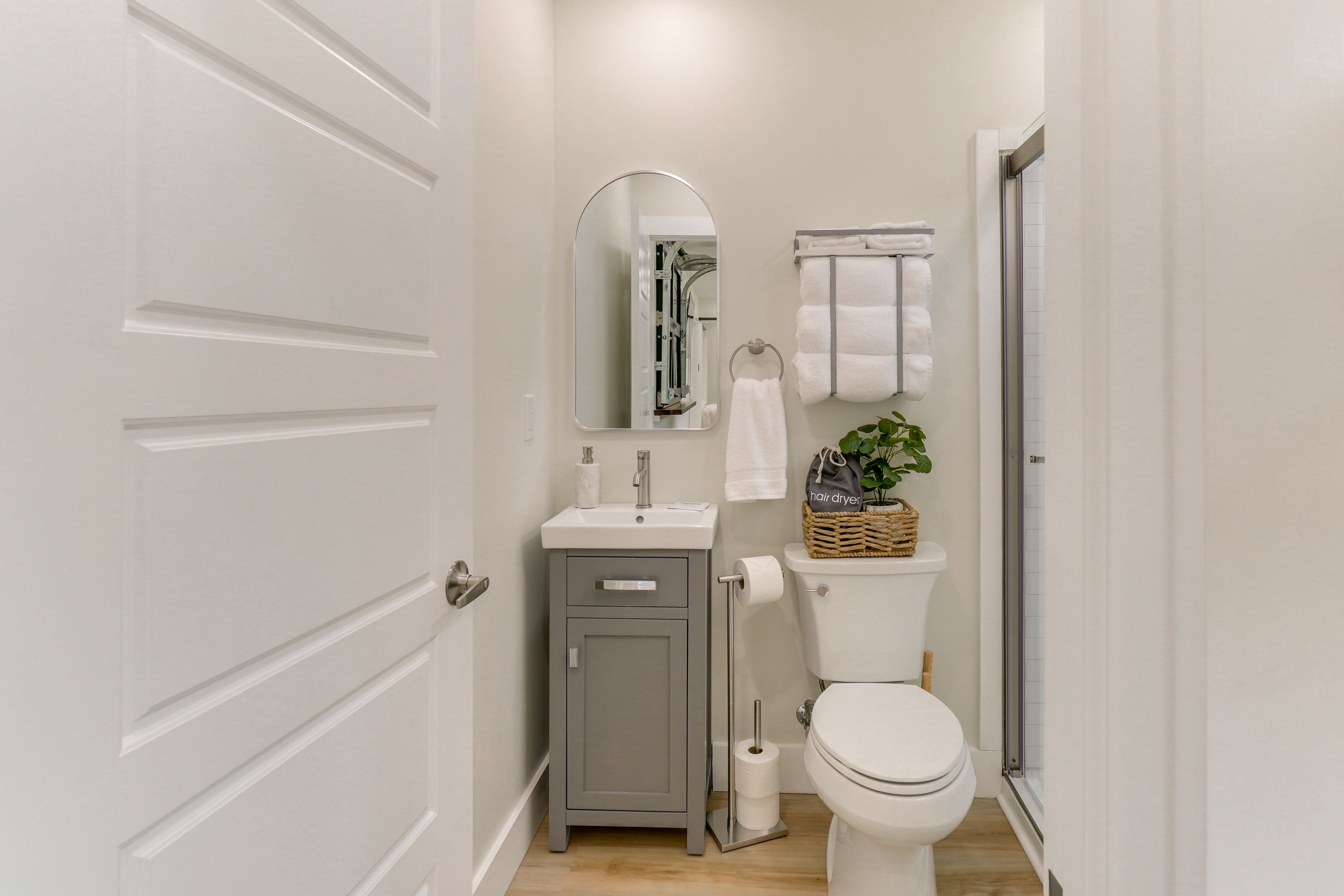 Full Bath | Complimentary Toiletries | Towels Provided