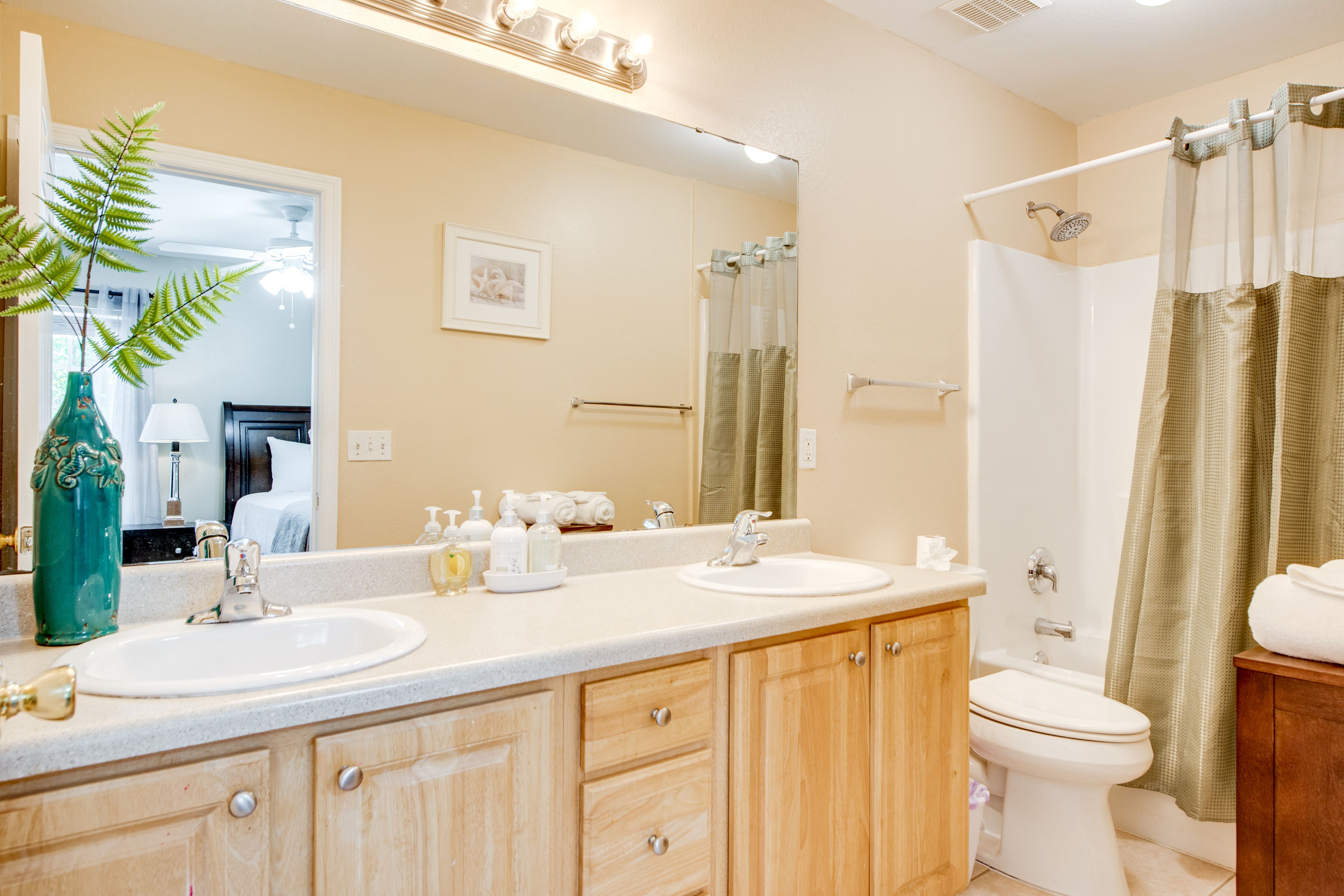 En-Suite Bathroom | 1st Floor | Towels Provided
