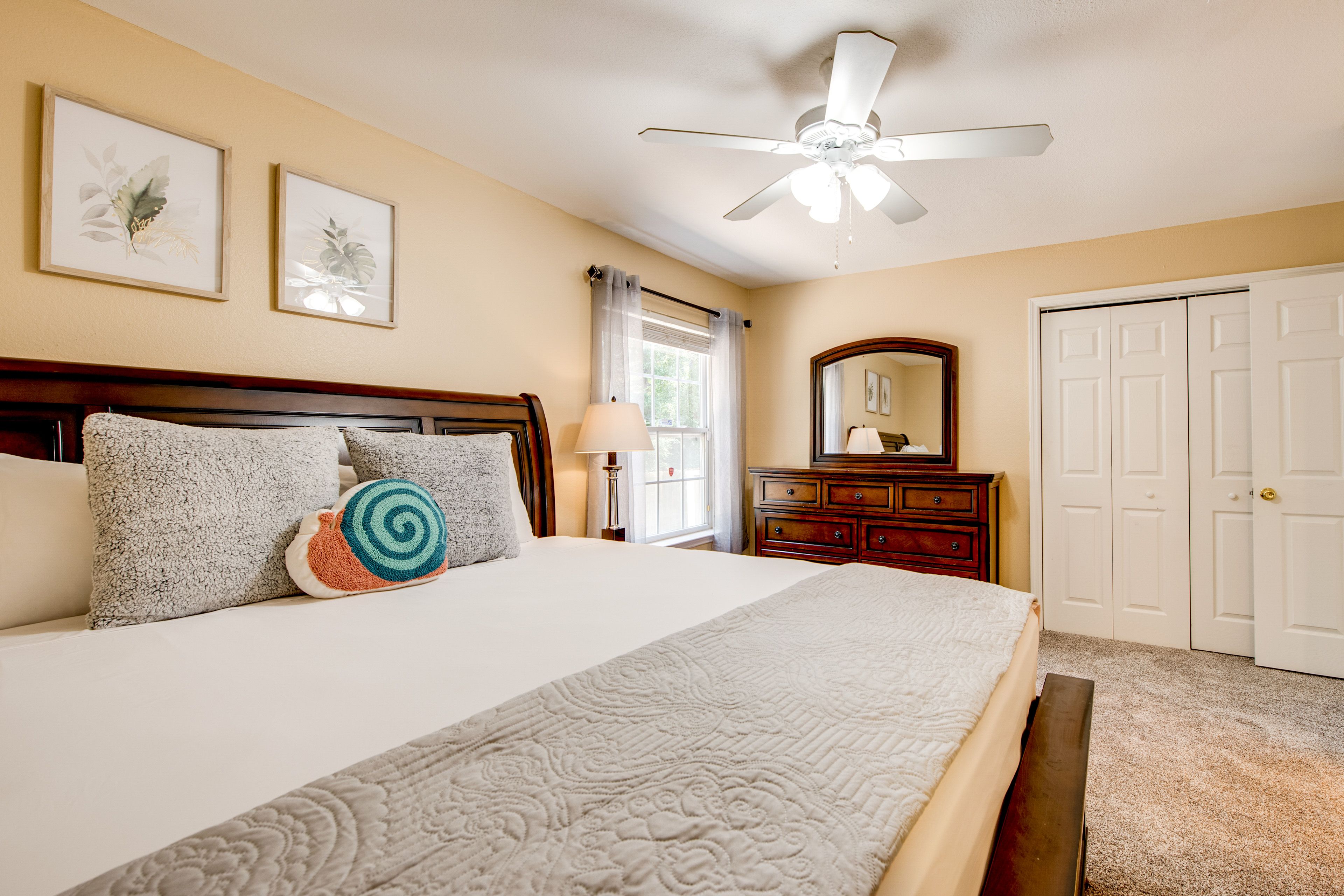 Bedroom 1 | 1st Floor | King Bed | Smart TV | Linens Provided
