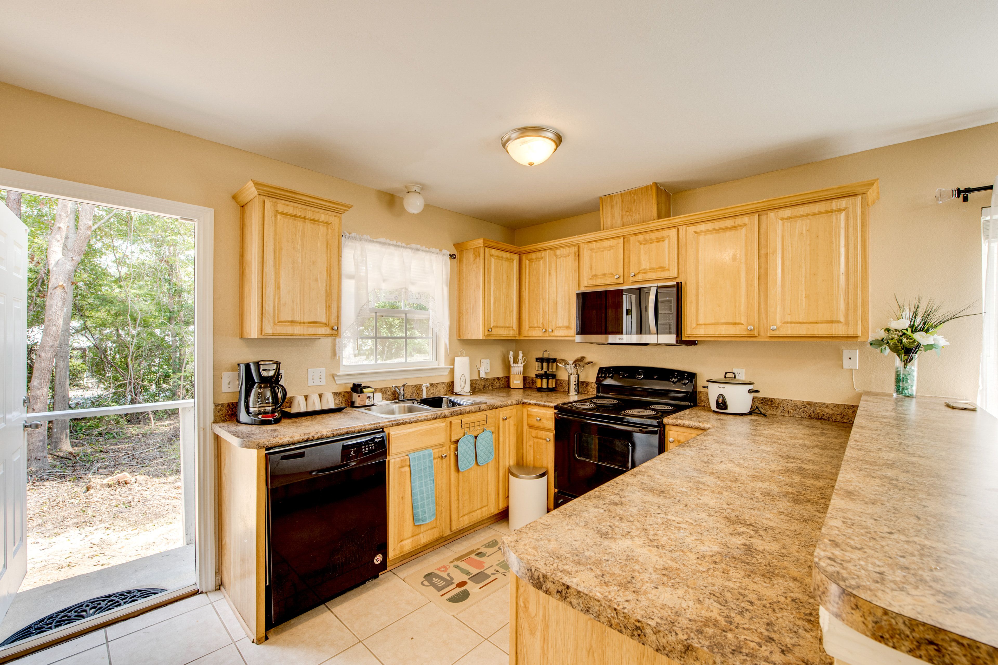 Kitchen | 1st Floor | Drip Coffee Maker | Blender | Toaster | Cooking Basics