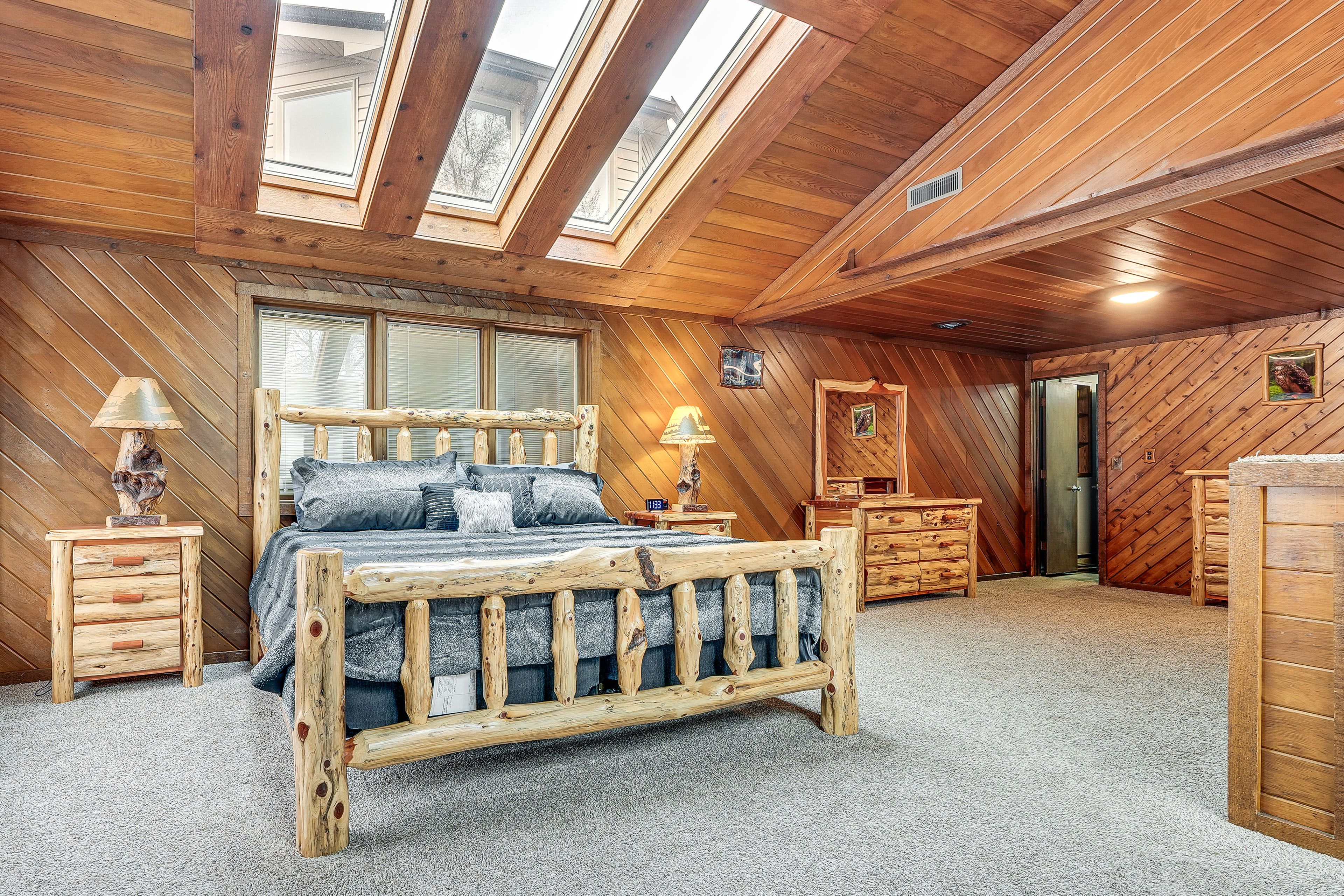 Bedroom 1 | King Bed | En-Suite Bathroom | Gas Fireplace | 2nd Floor