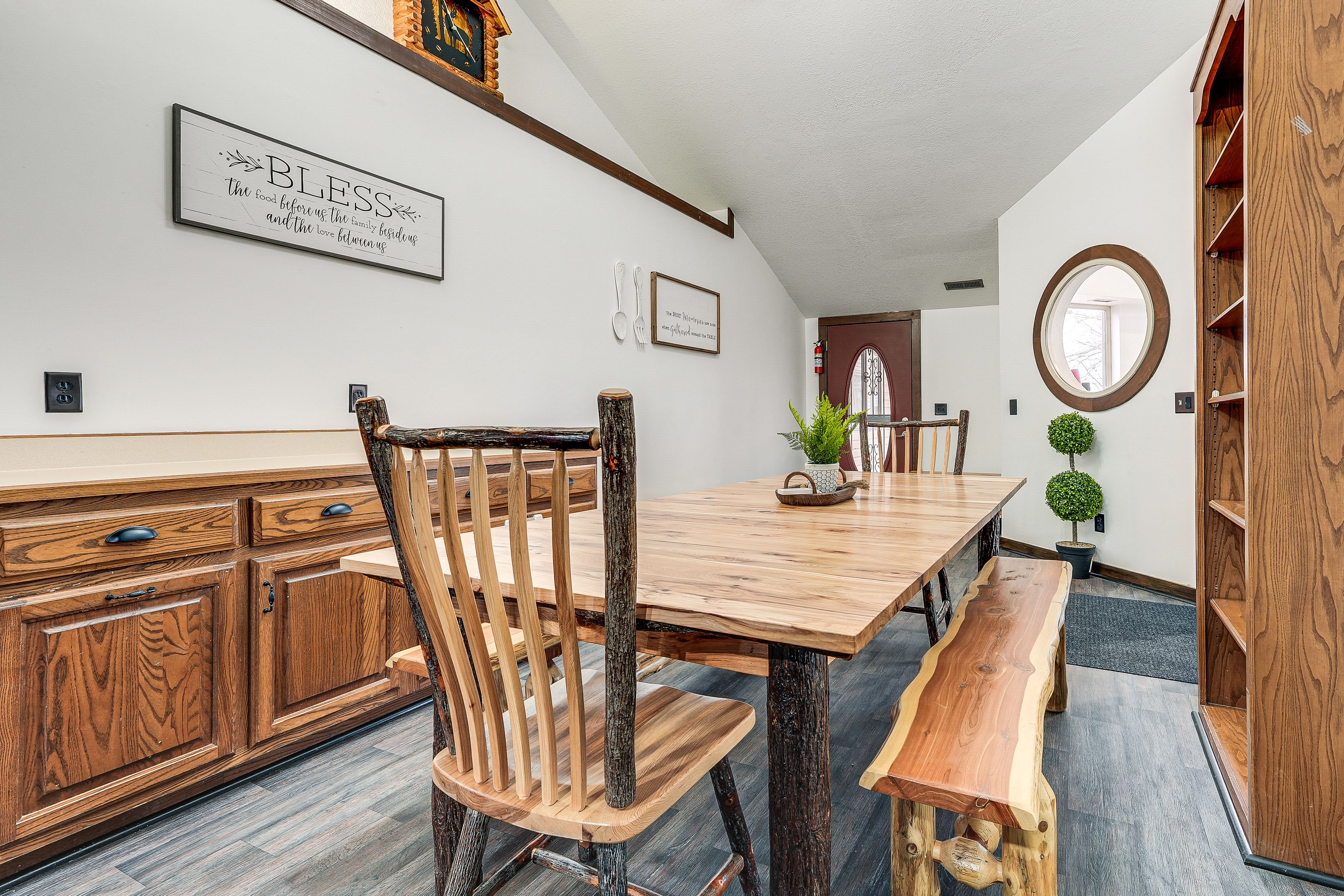 Dining Area | Dishes & Flatware Provided | 1st Floor