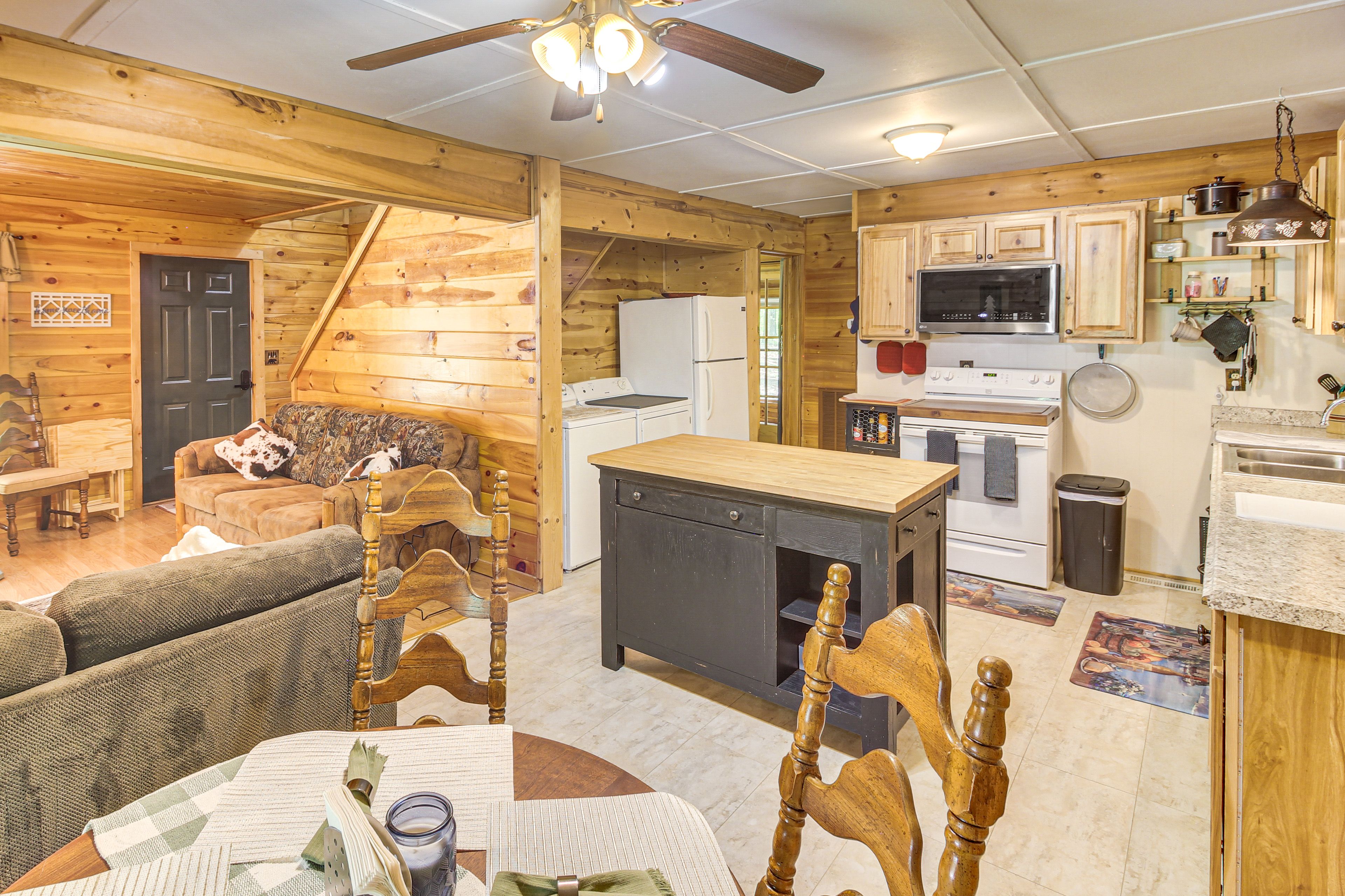 Dining Area | Washer & Dryer | 1st Floor