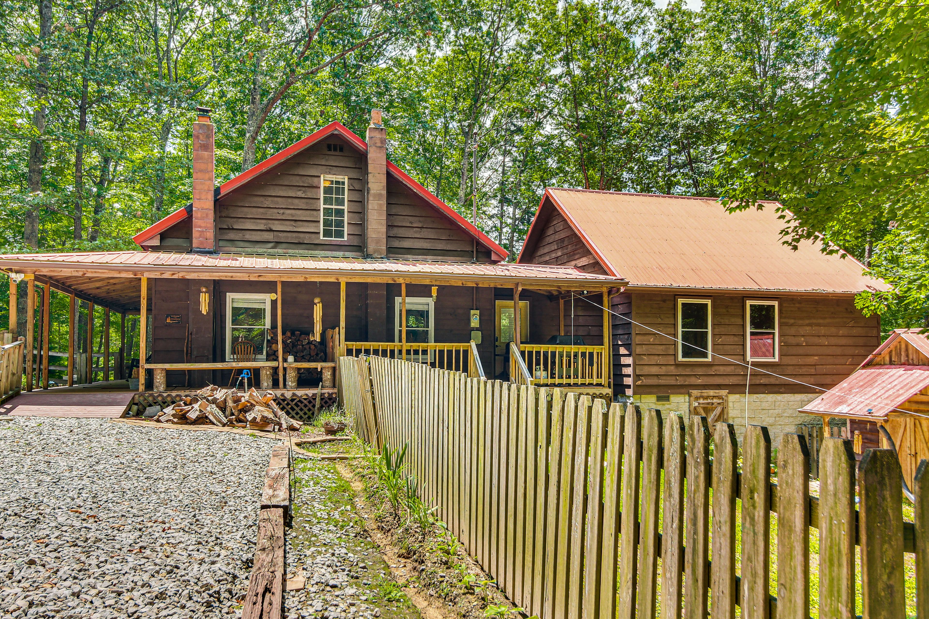Parking | Driveway (4 Vehicles)