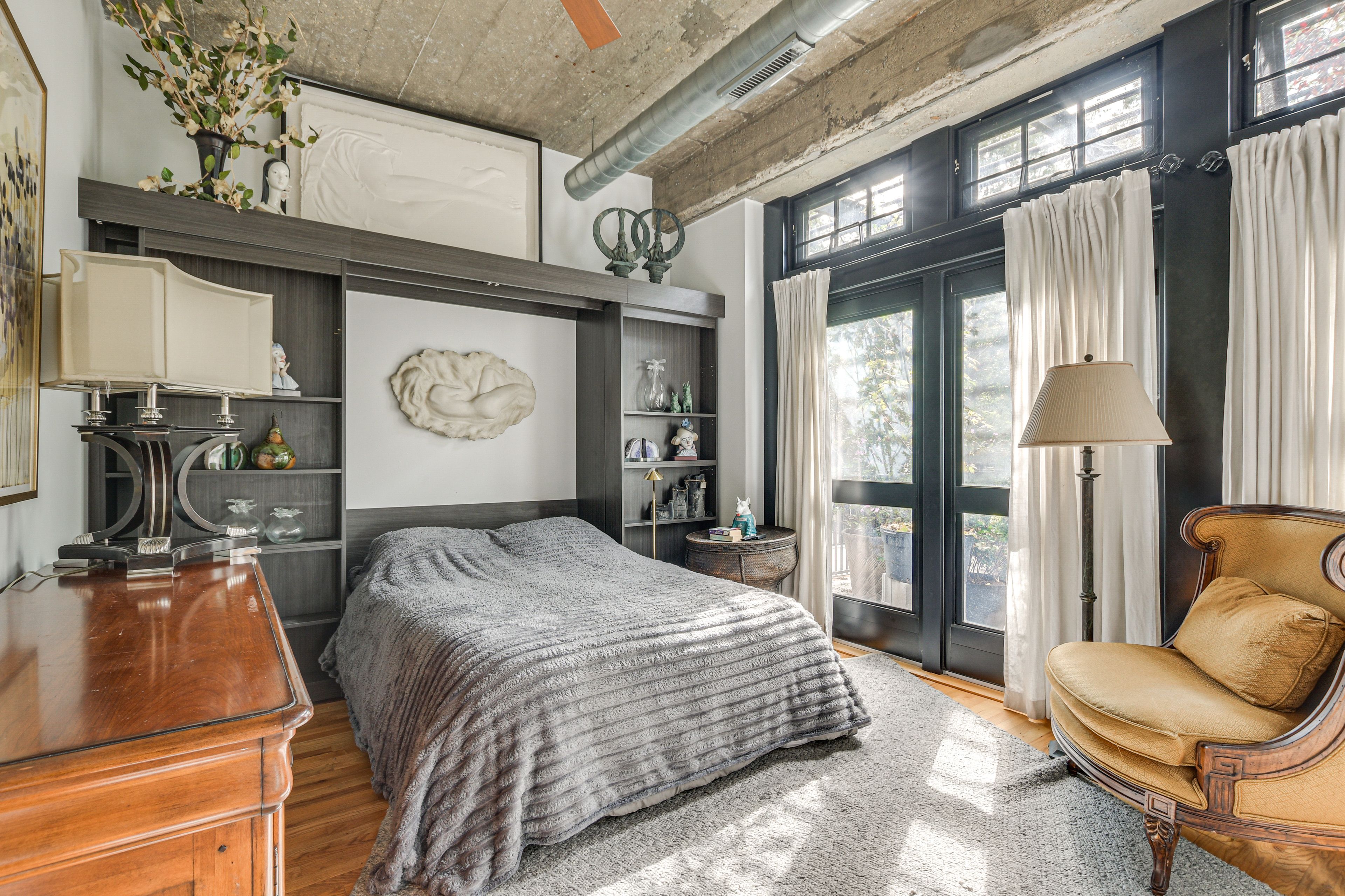 Bedroom 1 | Full Bed | Smart TV