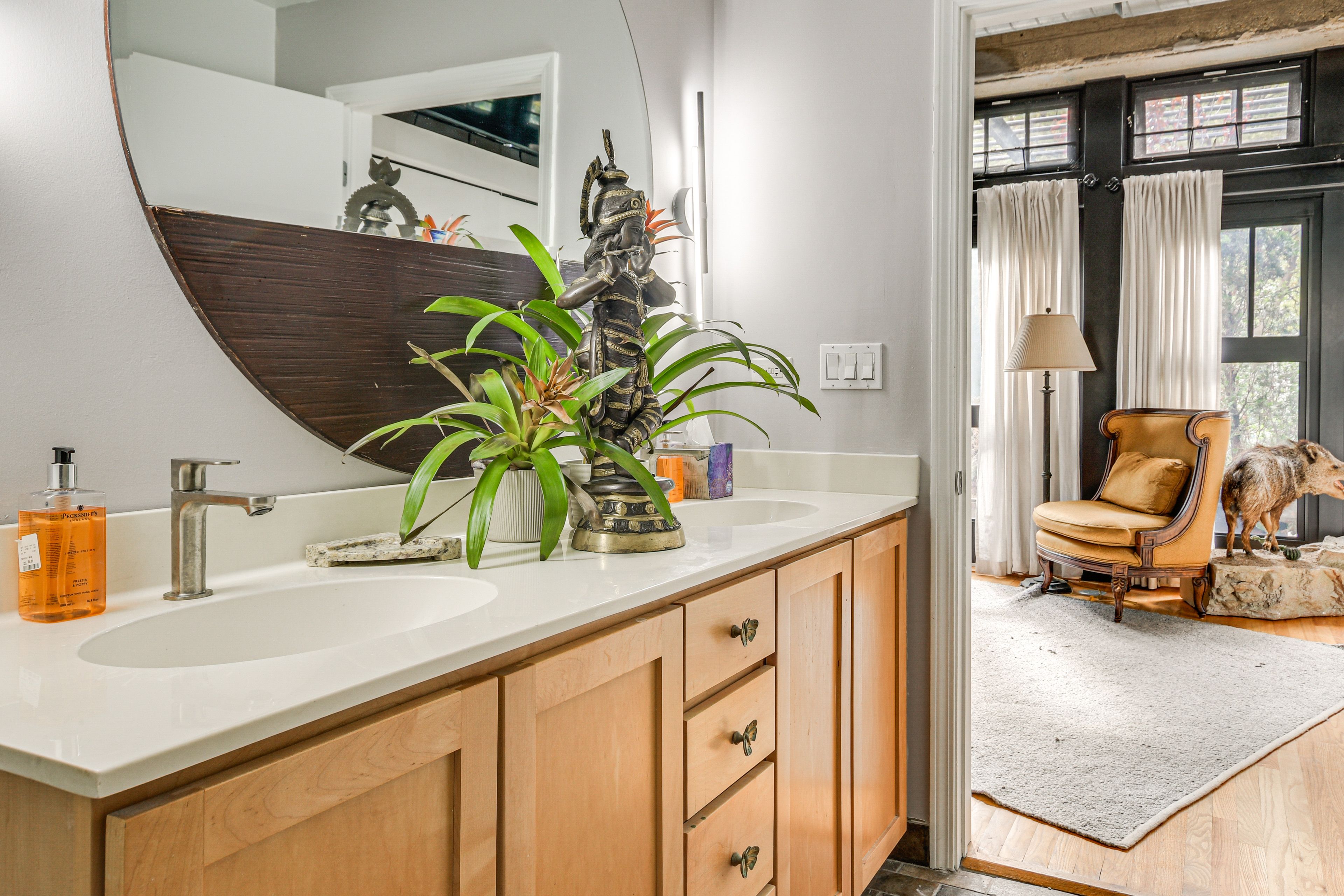 En-Suite Bathroom | Shower/Bathtub