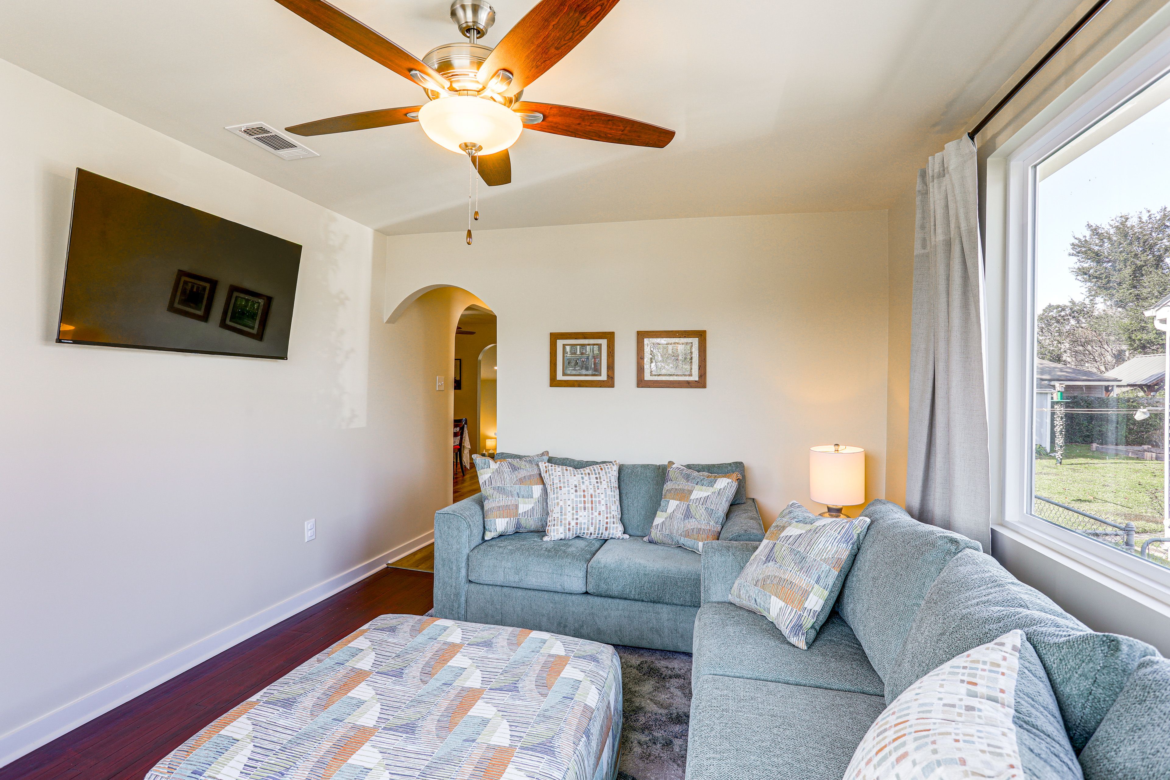 Living Room | 1st Floor | Smart TV | Free WiFi