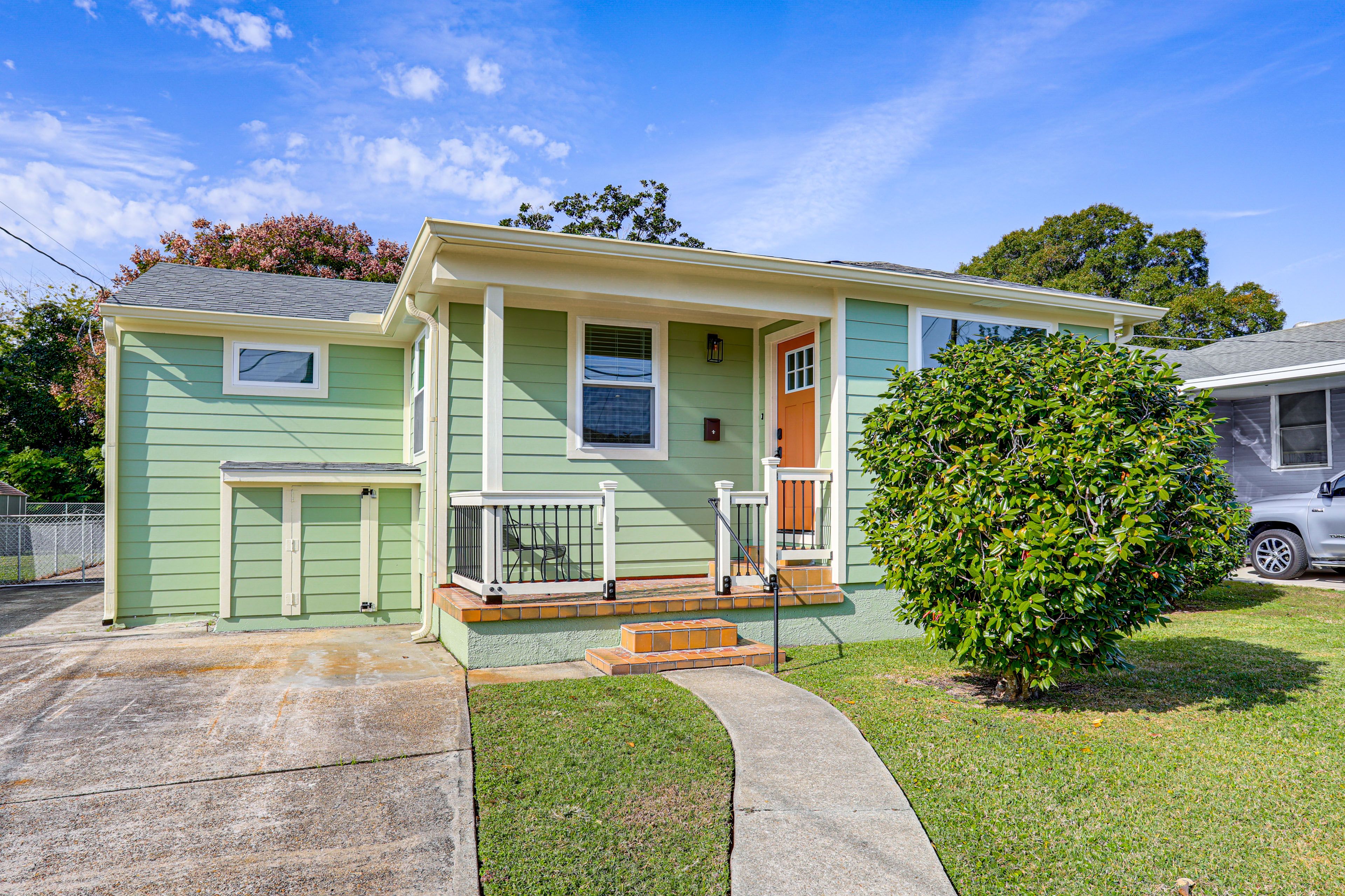 Parking | Driveway (4 Vehicles)