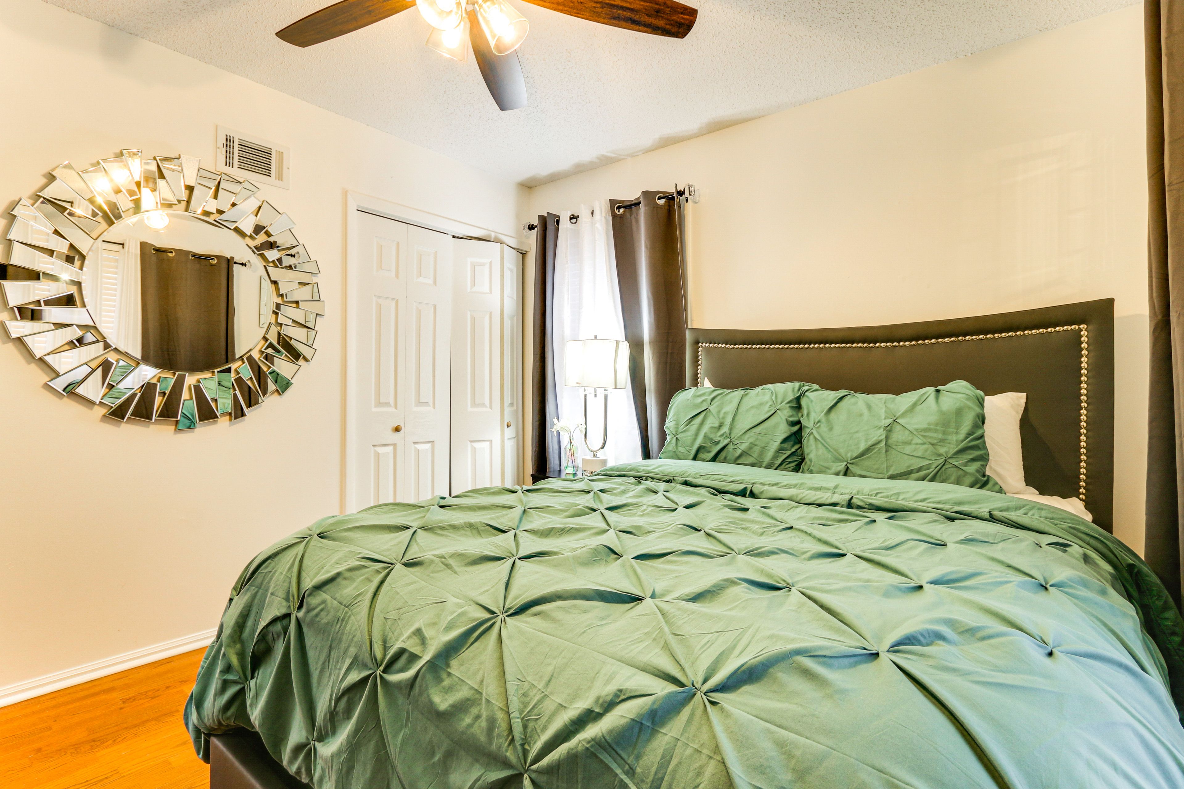 Bedroom 2 | Queen Bed | Smart TV