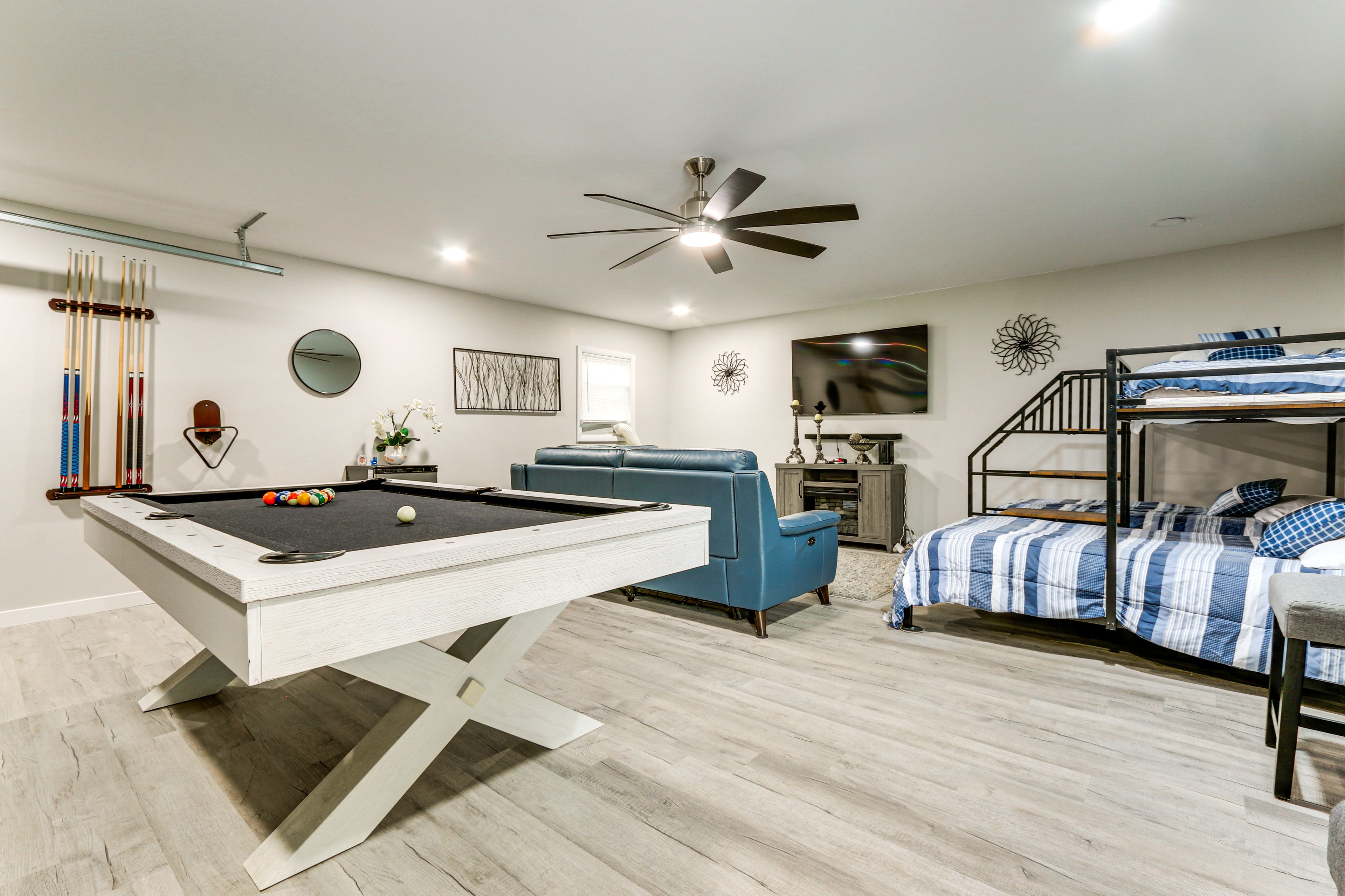 Detached Game Room | Lofted Twin Bed | 2 Twin Beds | Pool Table | Smart TV