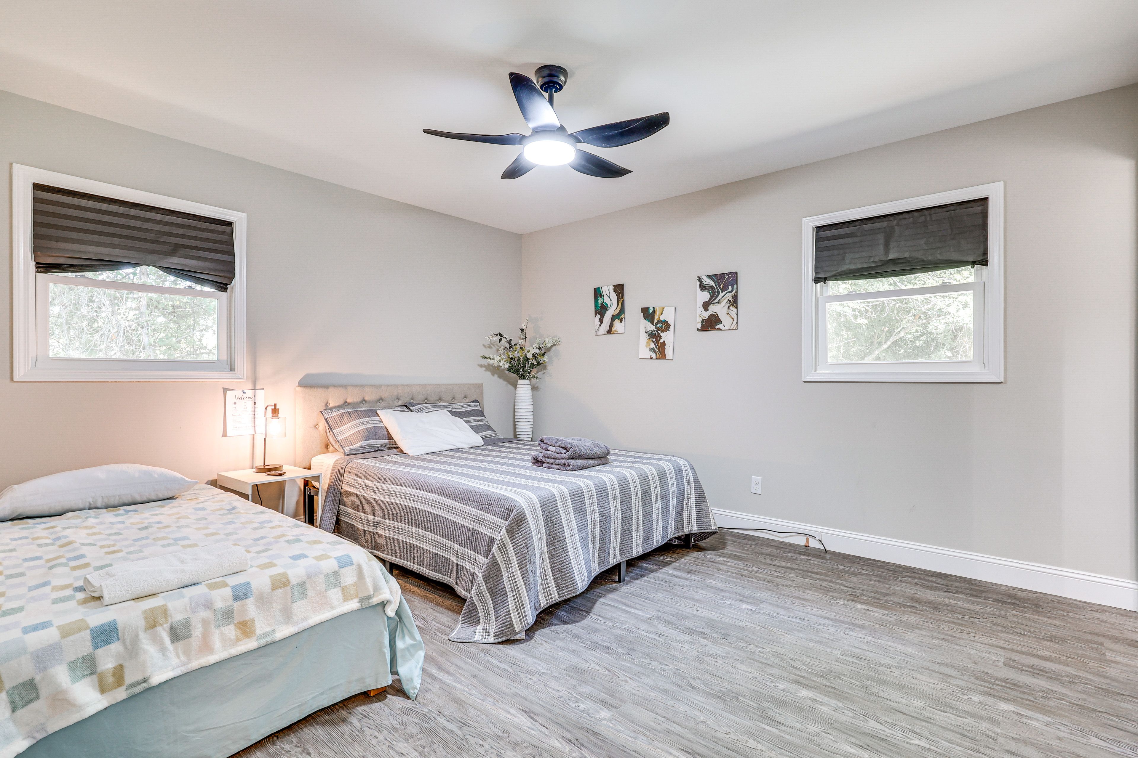 Bedroom 1 | Queen Bed | Twin Bed | Linens Provided