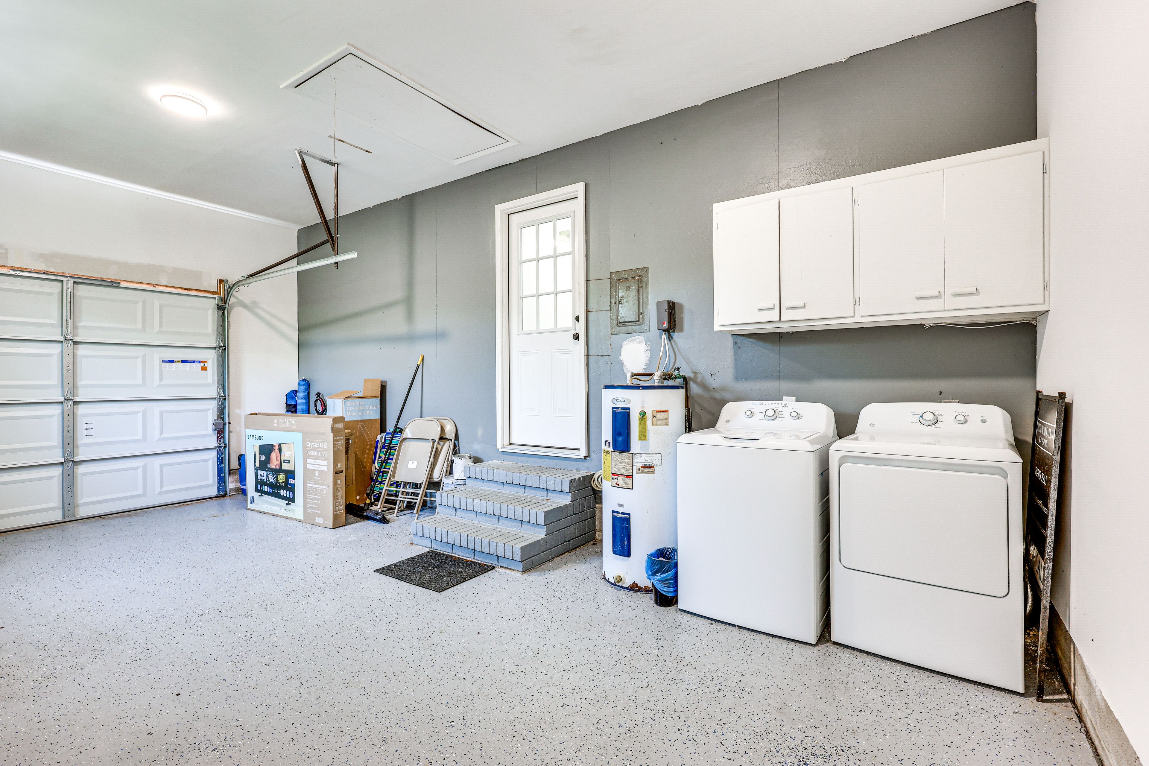 Garage | Laundry Area