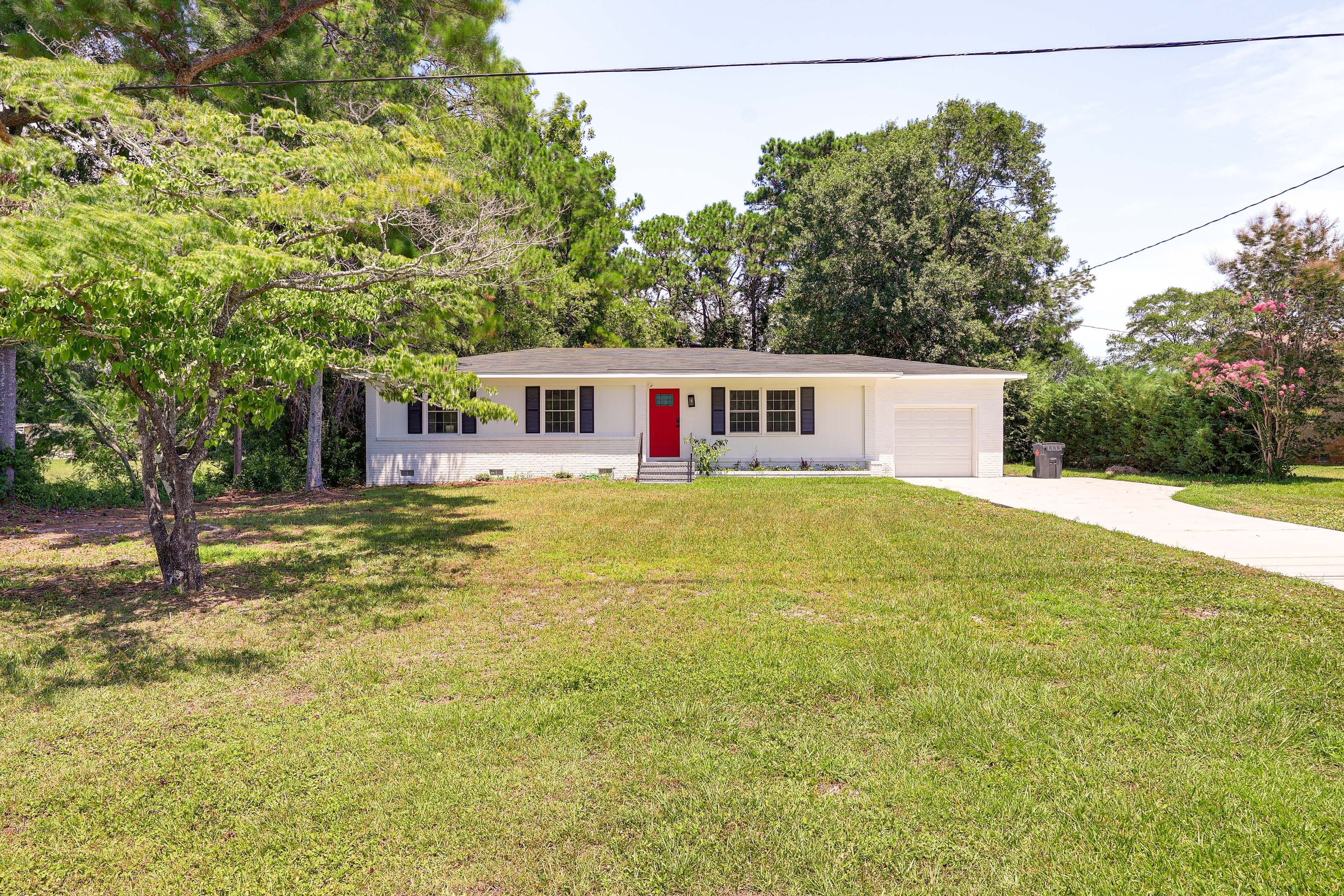 Wilmington Vacation Rental | 3BR | 2BA | 1,272 Sq Ft | 4 Steps to Enter