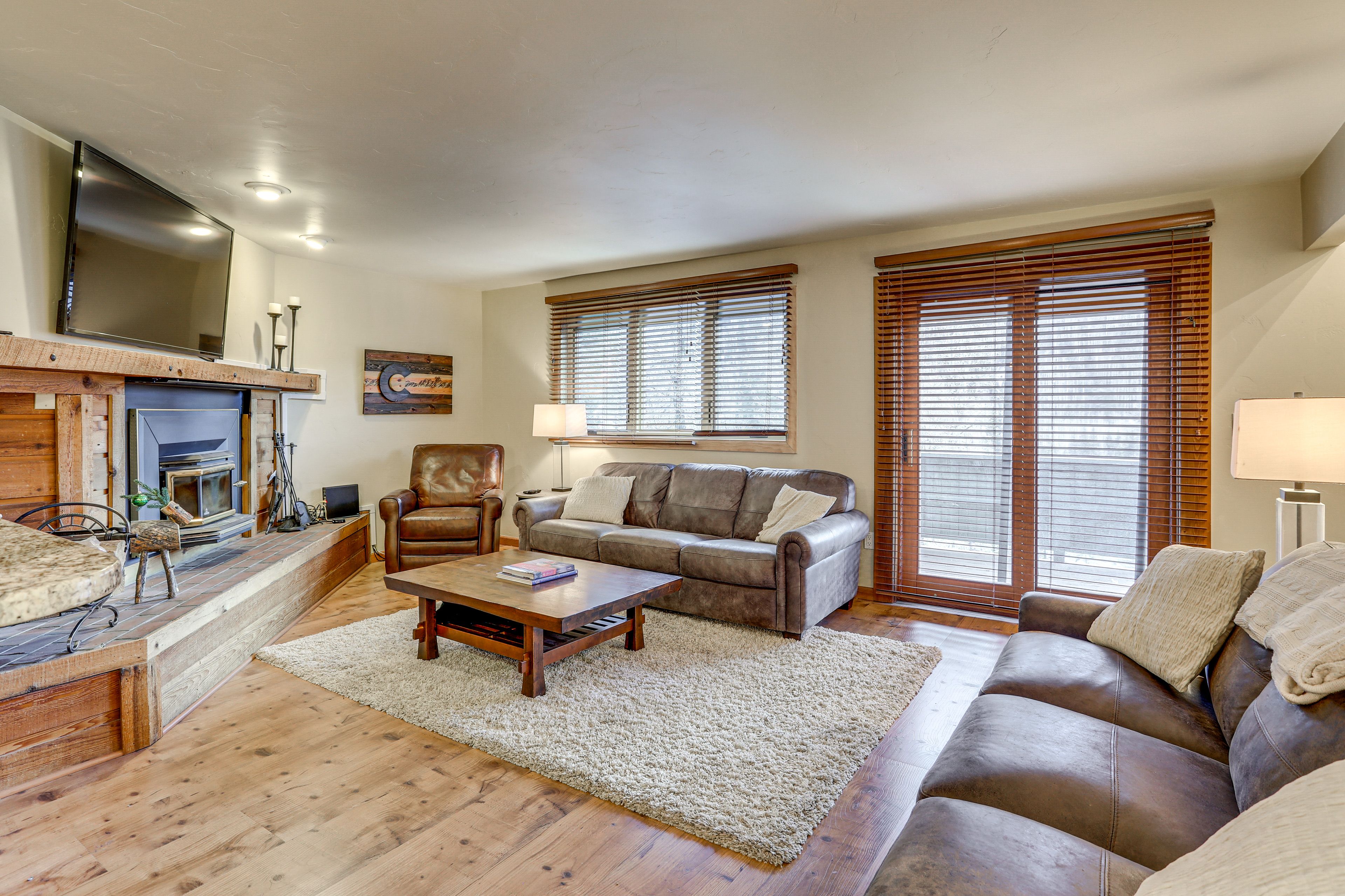 Living Room | Free WiFi | Central Heating & A/C | Full Sleeper Sofa | 1st Floor