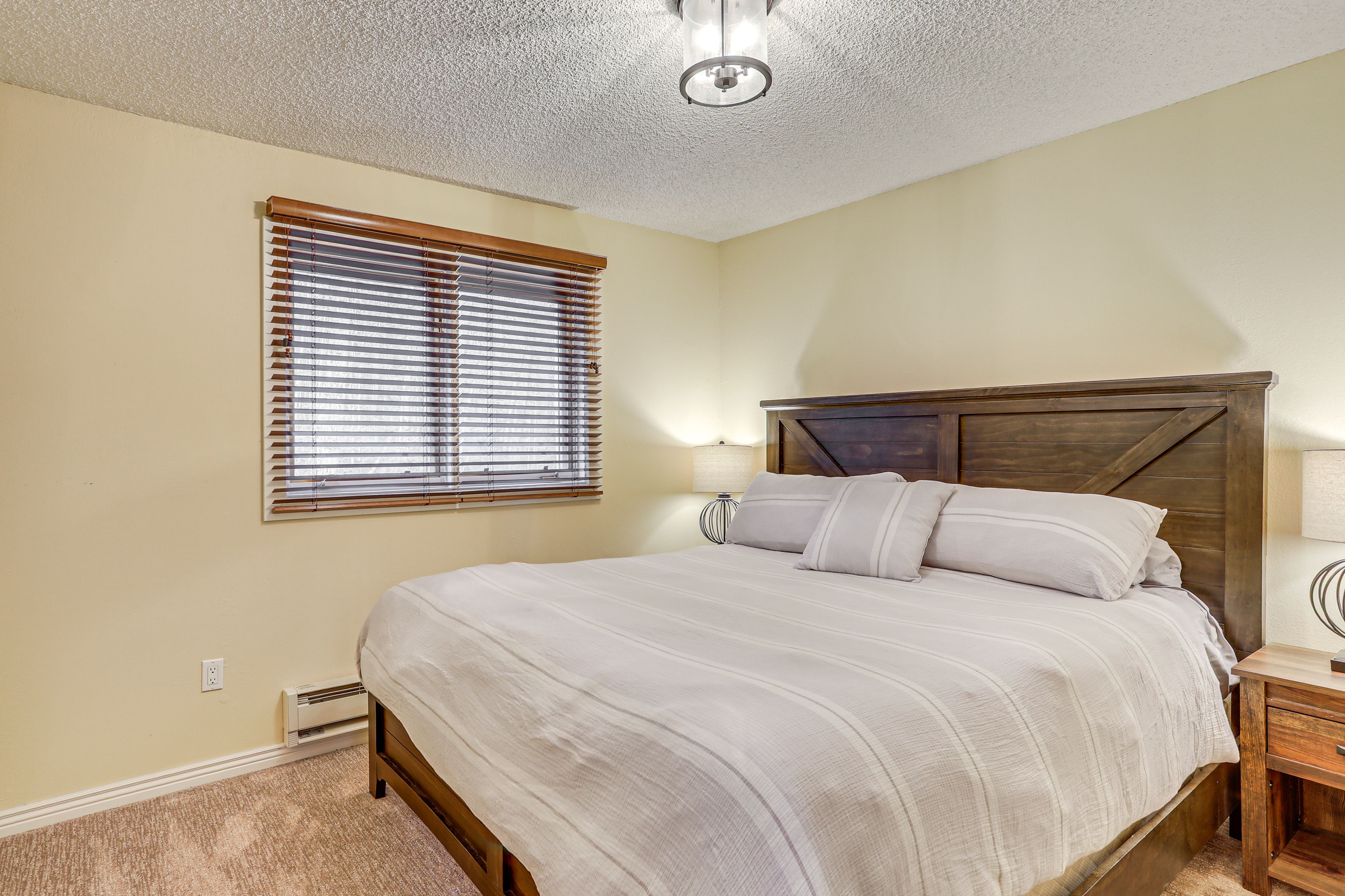 Bedroom 2 | King Bed | 2nd Floor