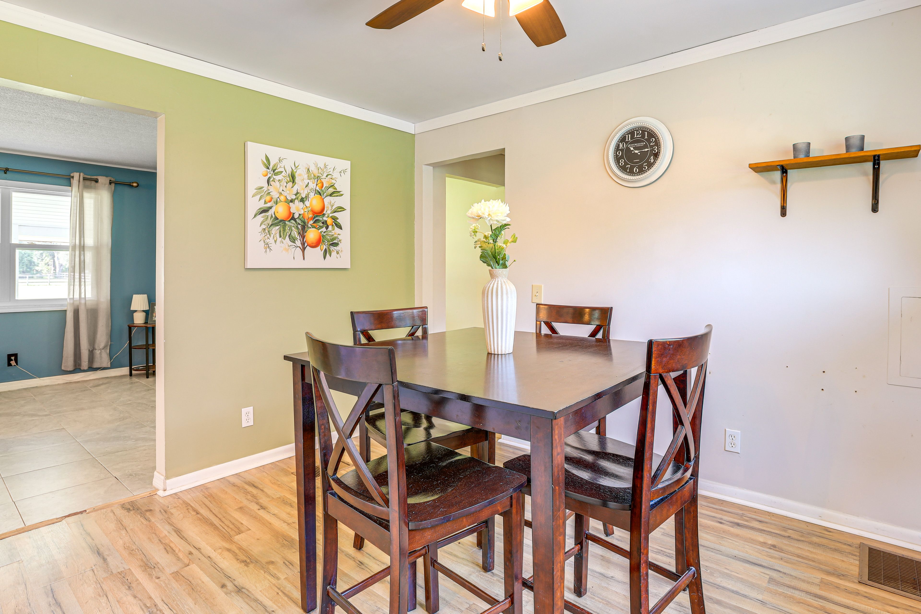 Dining Table | Dishware/Flatware