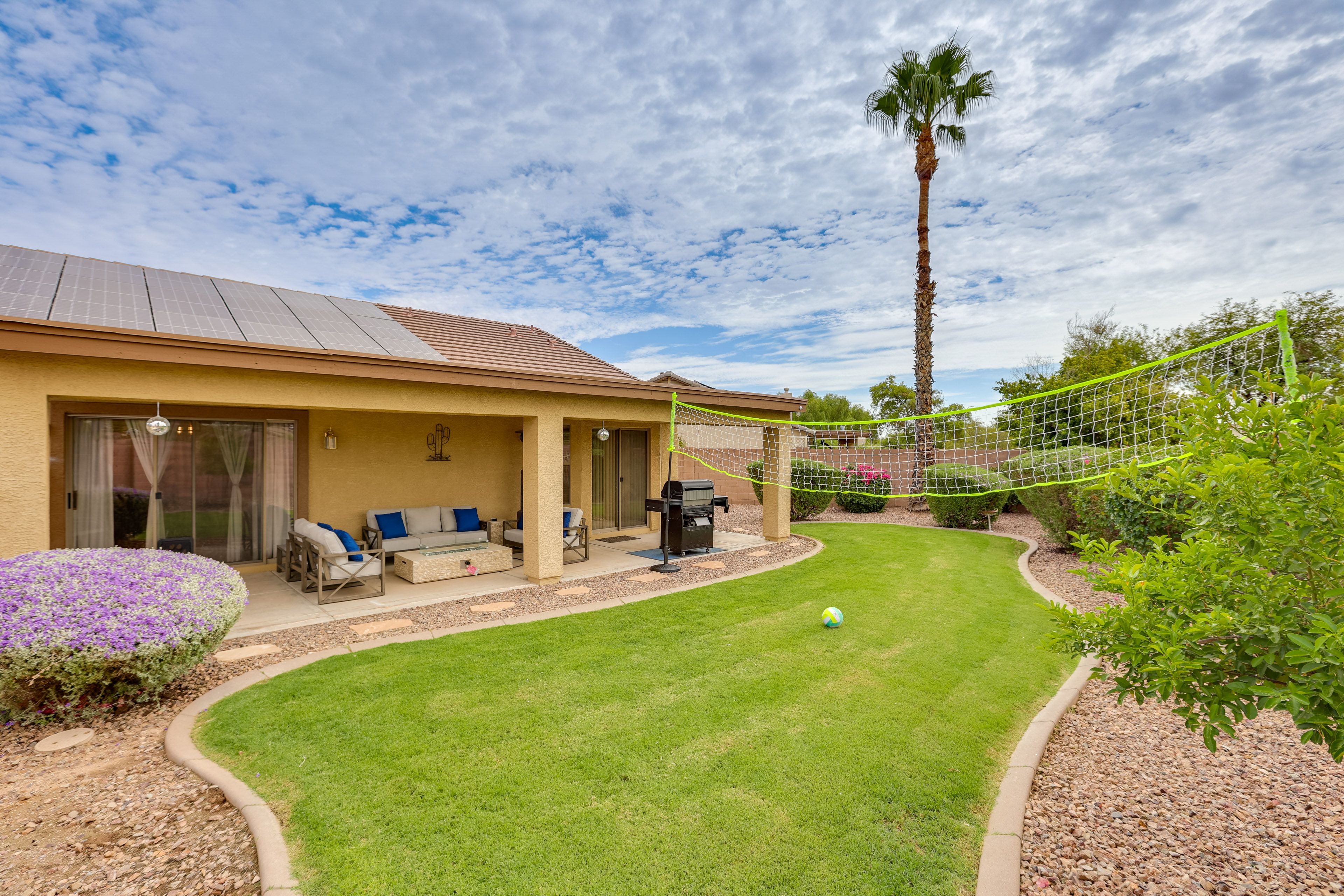 Fenced Backyard | Volleyball Net | Gas Fire Pit | Gas Grill