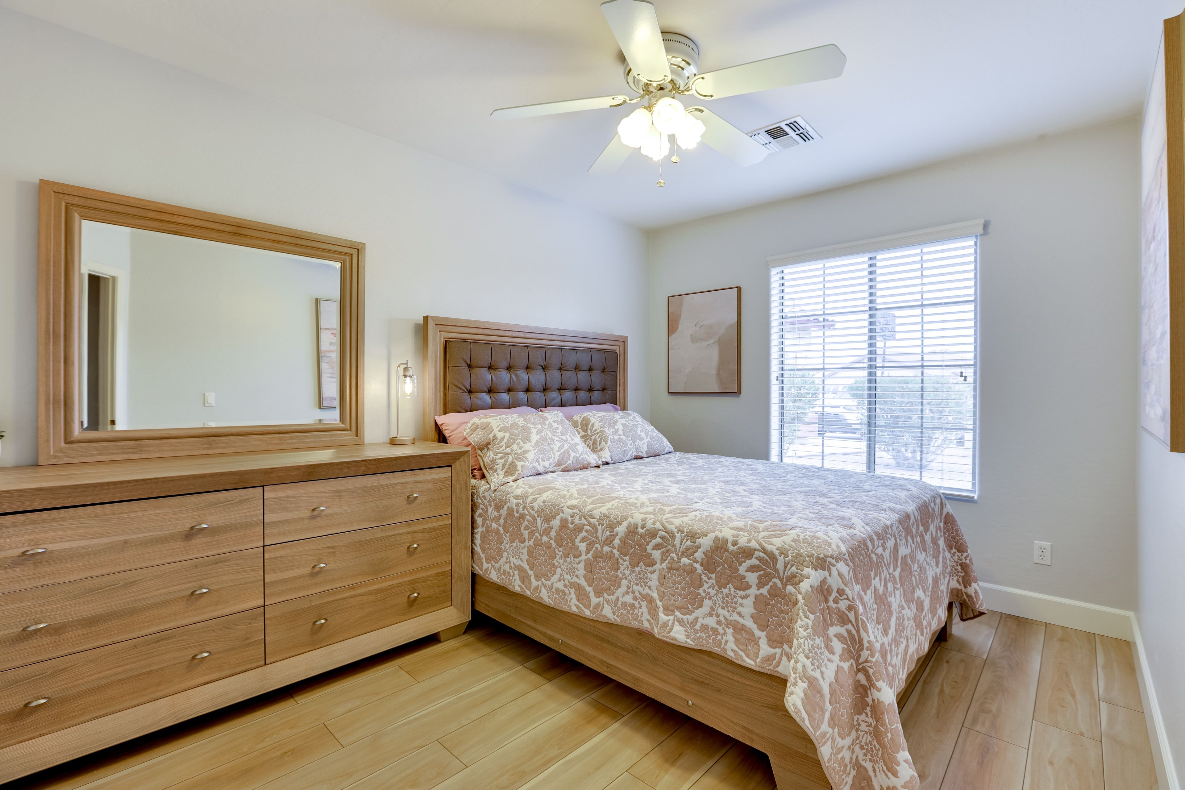 Bedroom 2 | Queen Bed
