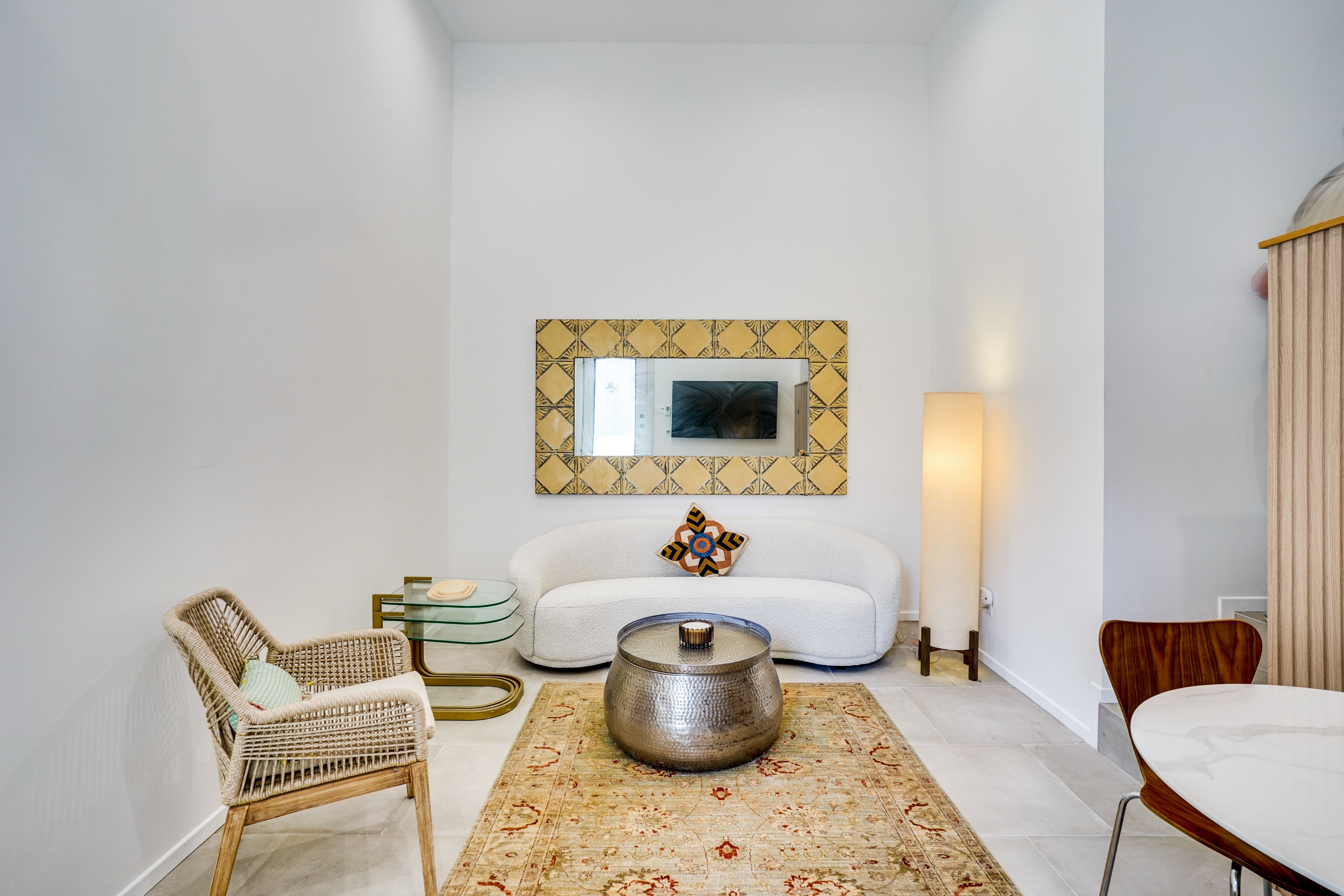 Living Room | Free WiFi | Smart TV