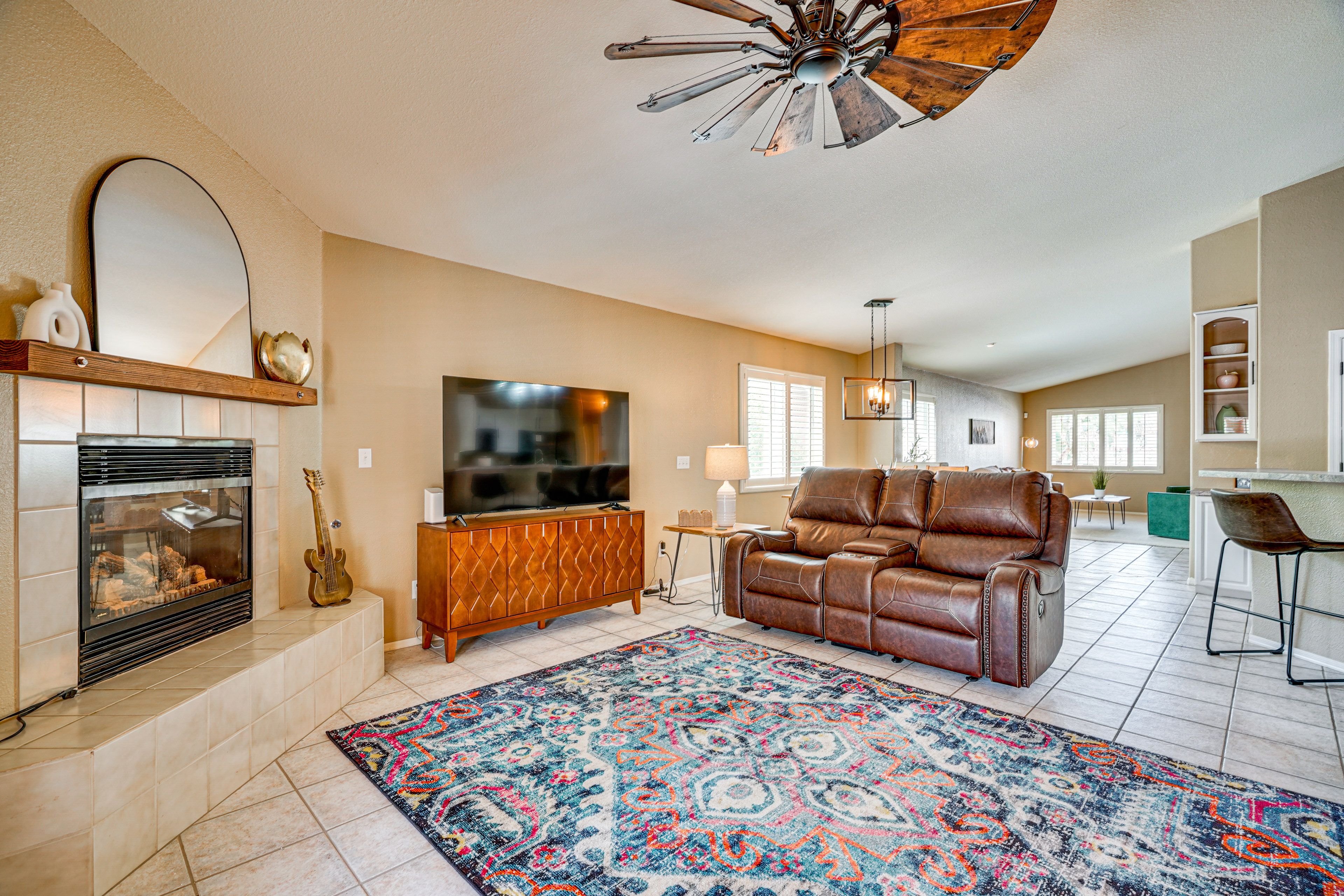Living Room | Decorative Fireplace