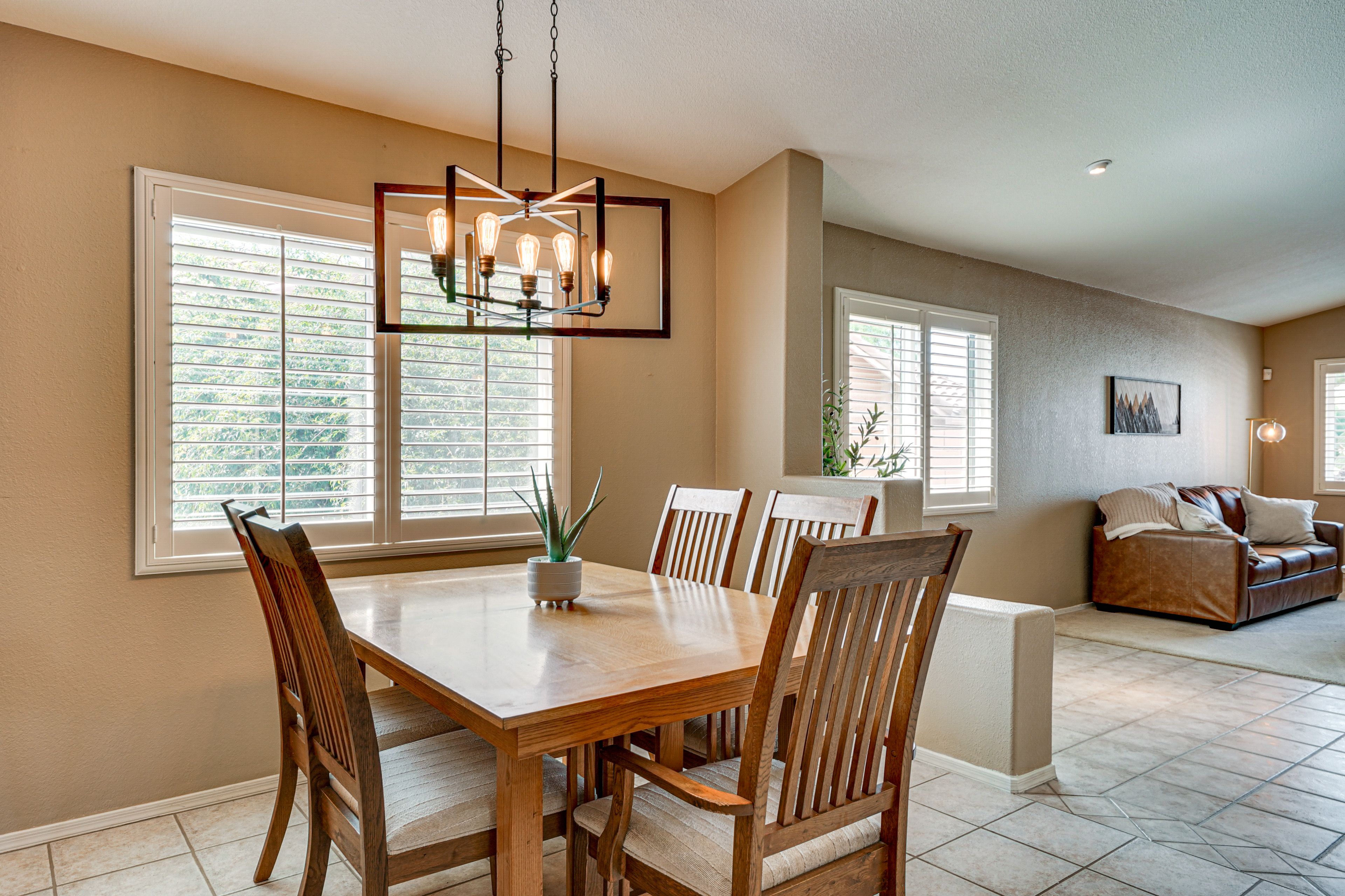 Dining Table | Dishware & Flatware Provided