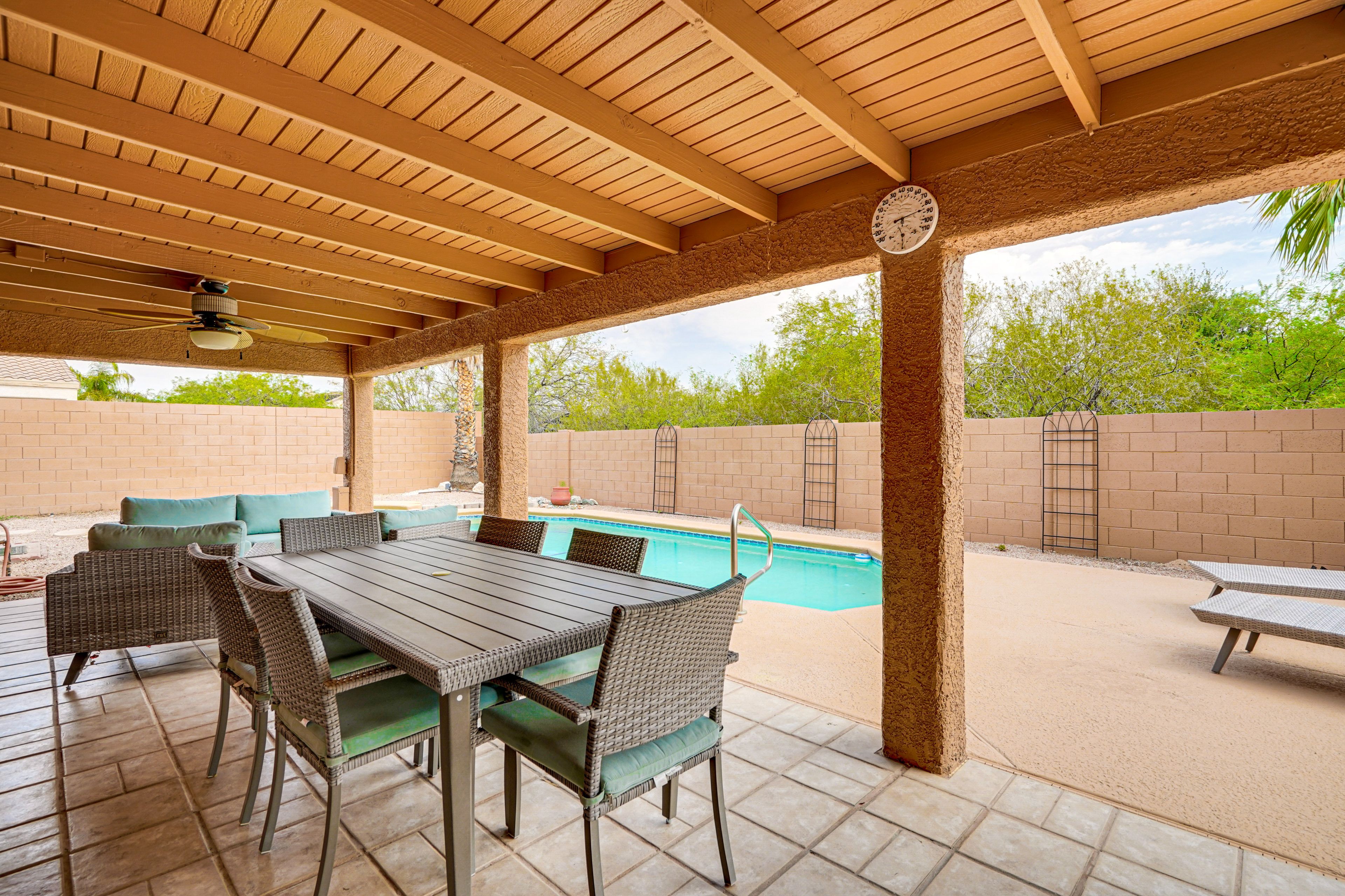Covered Patio | Outdoor Dining | Wet Bar