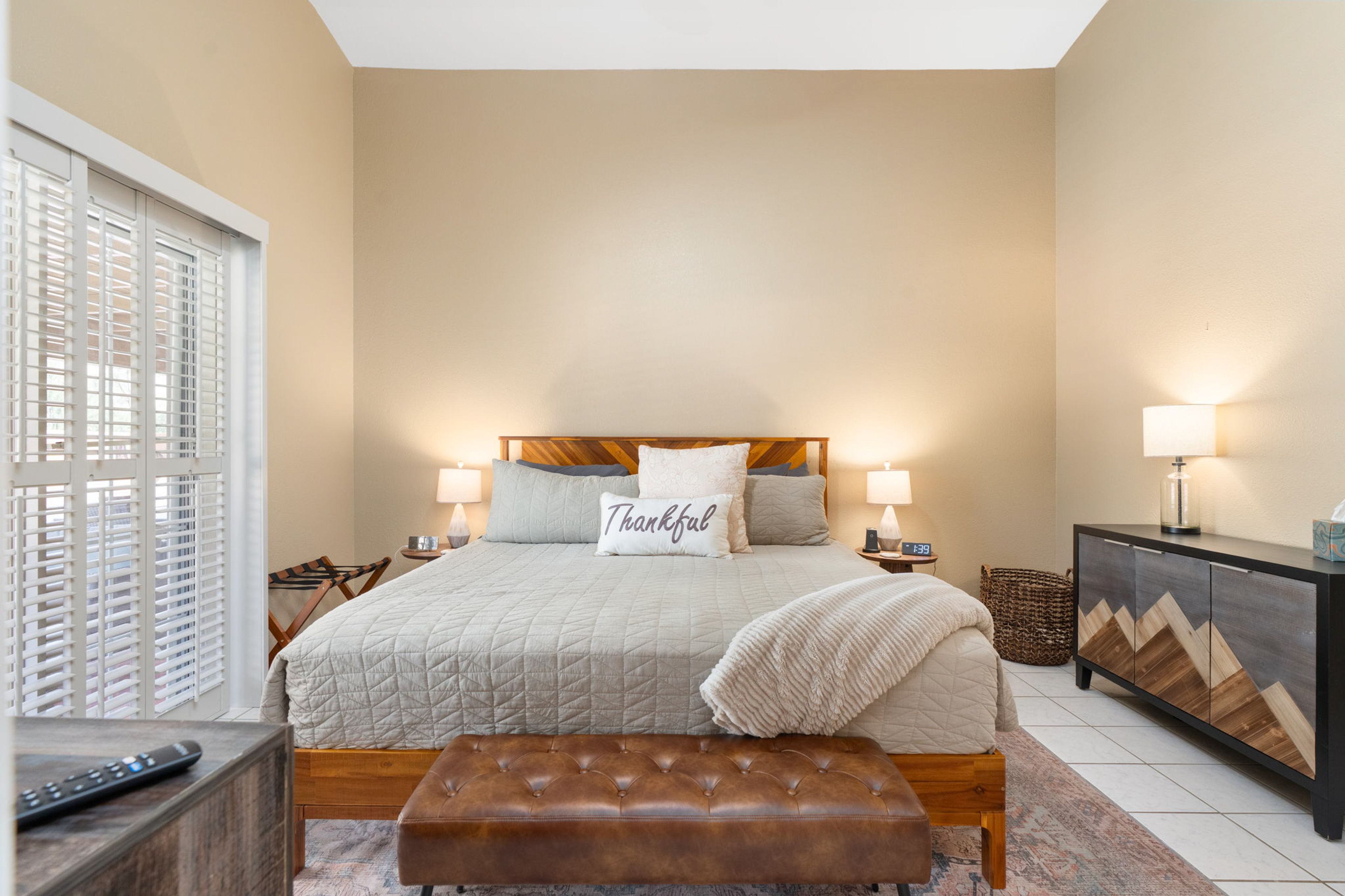 Bedroom 1 | King Bed