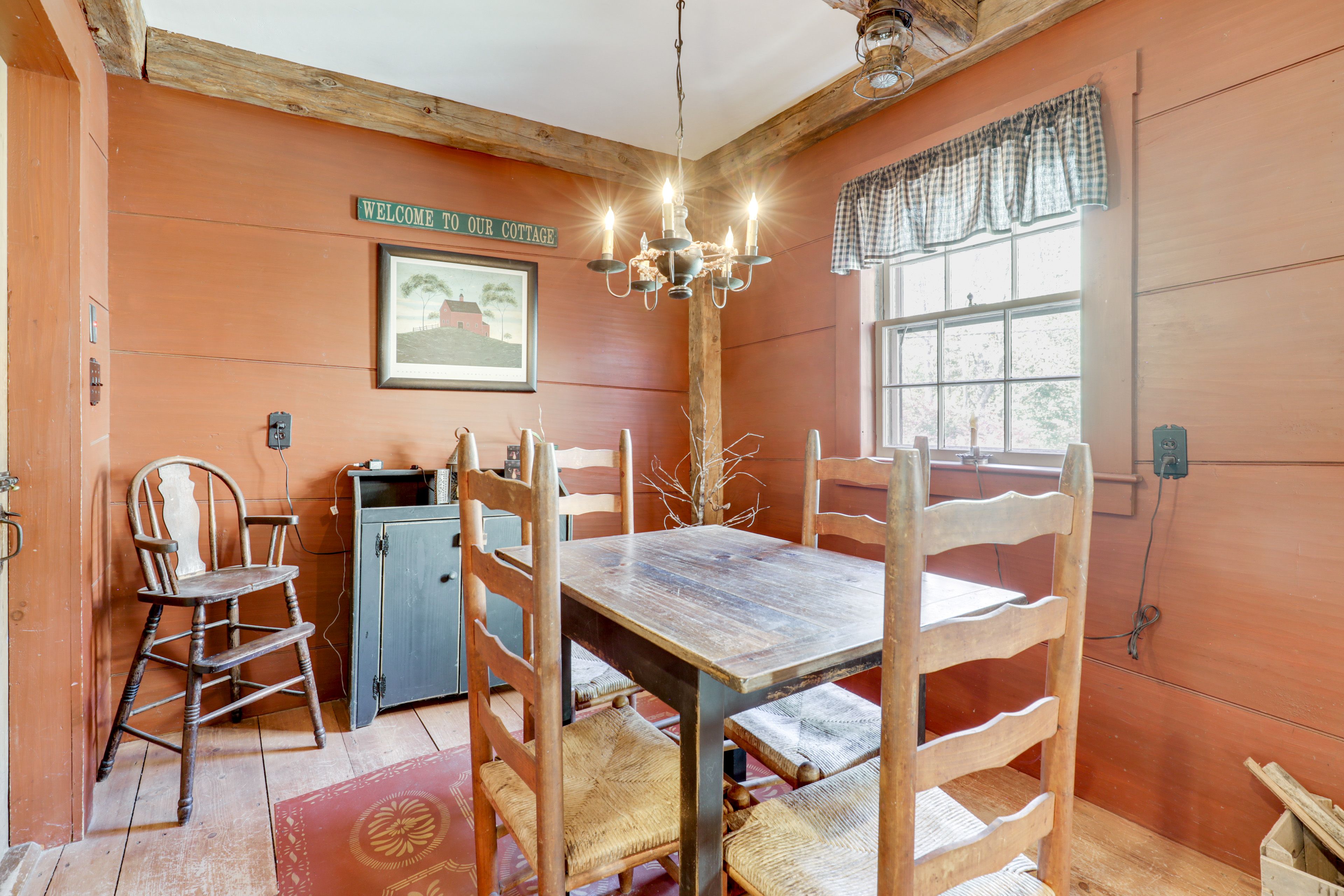 Dining Area | 1st Floor