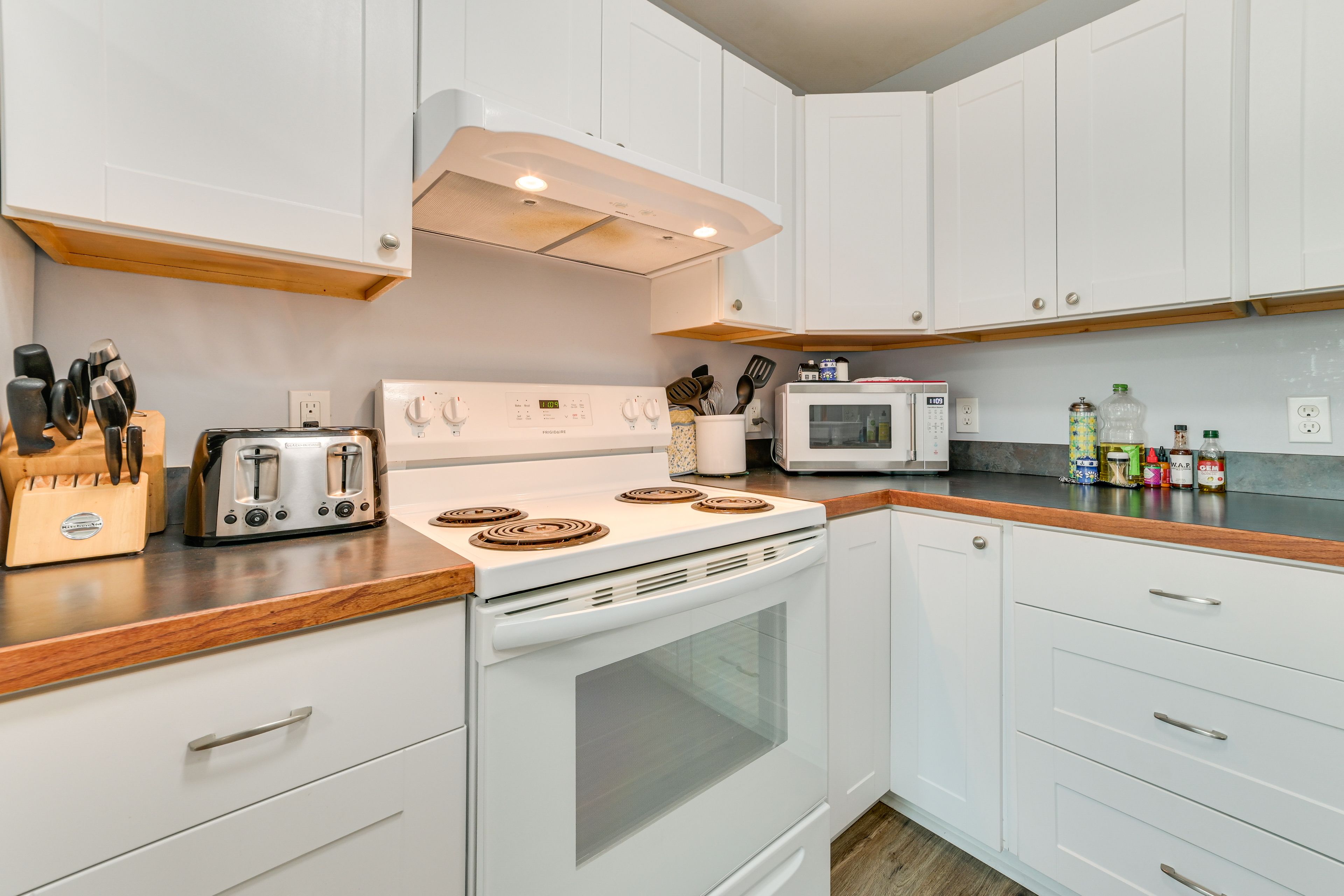 Kitchen | Keurig Coffee Maker | Toaster