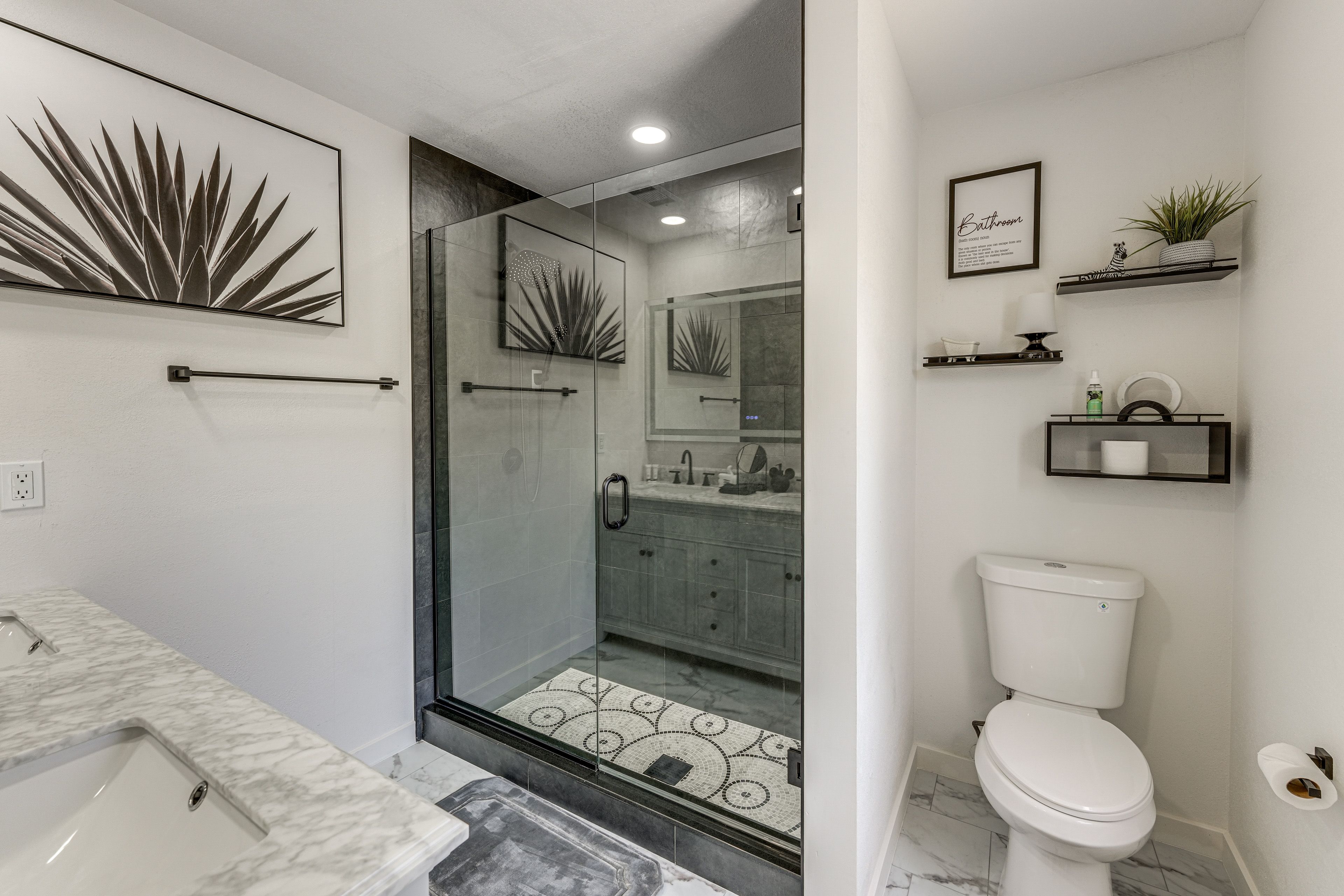 En-Suite Bathroom | Towels Provided