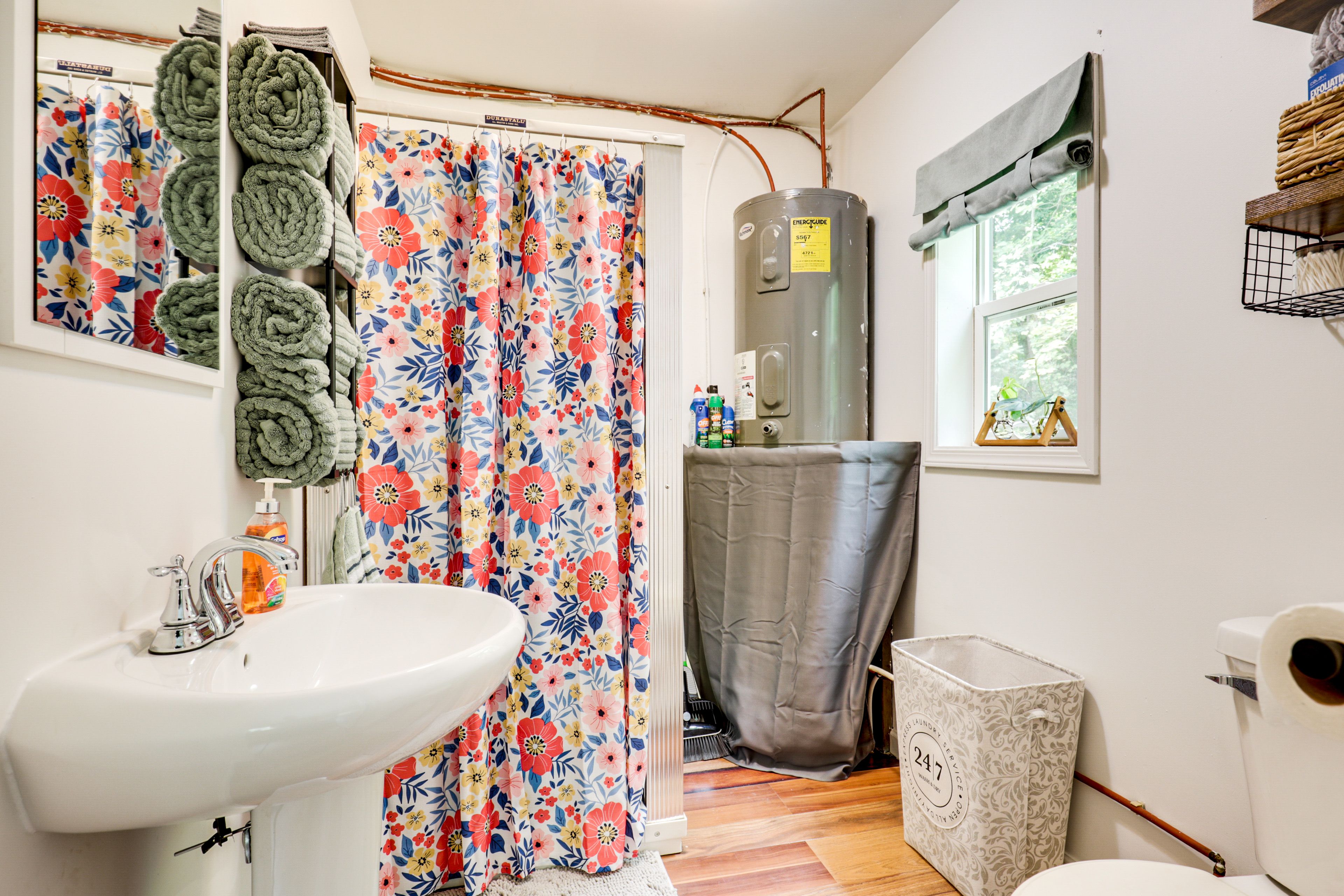 Full Bathroom | Towels & Linens Provided