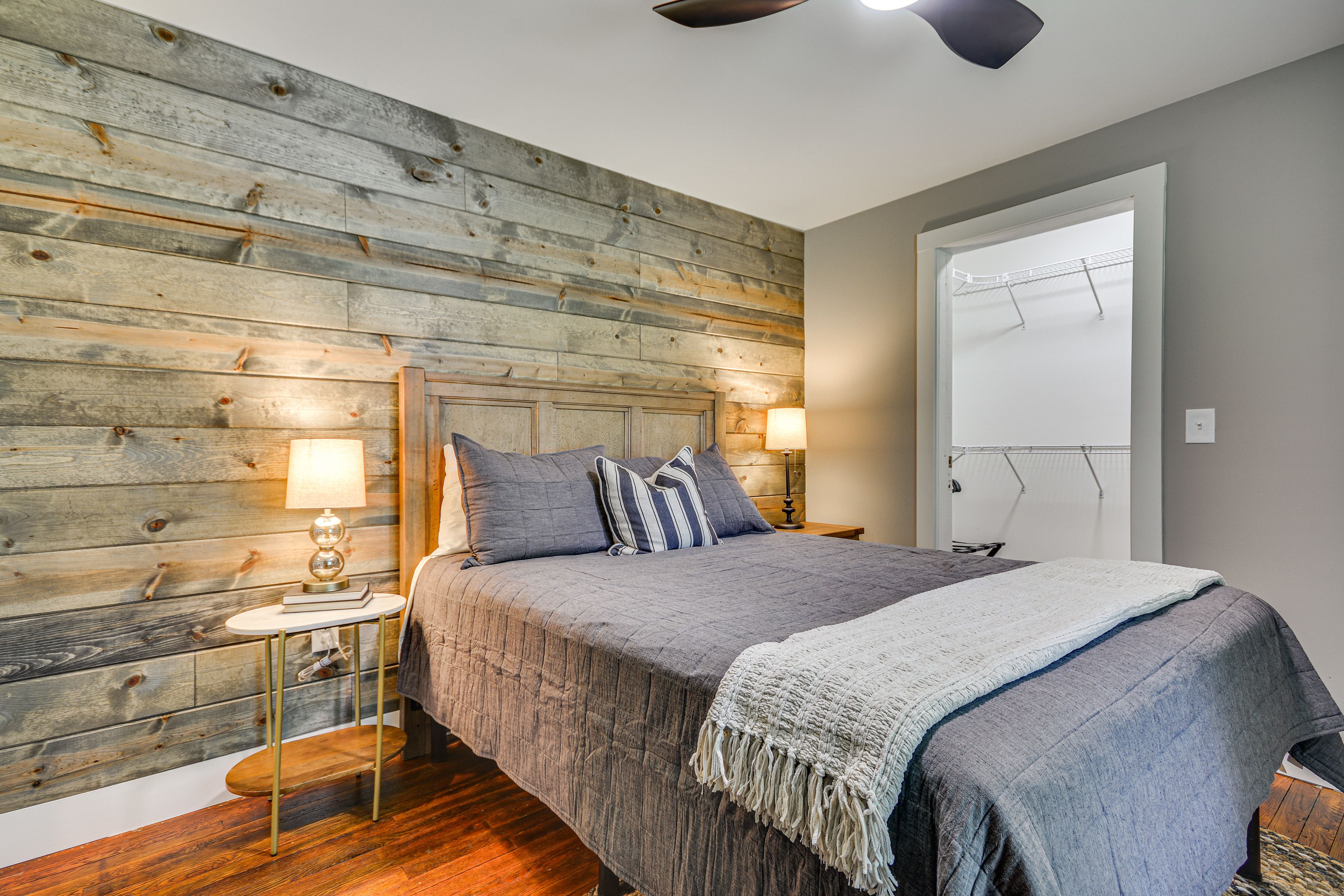 Bedroom 2 | Queen Bed | Smart TV