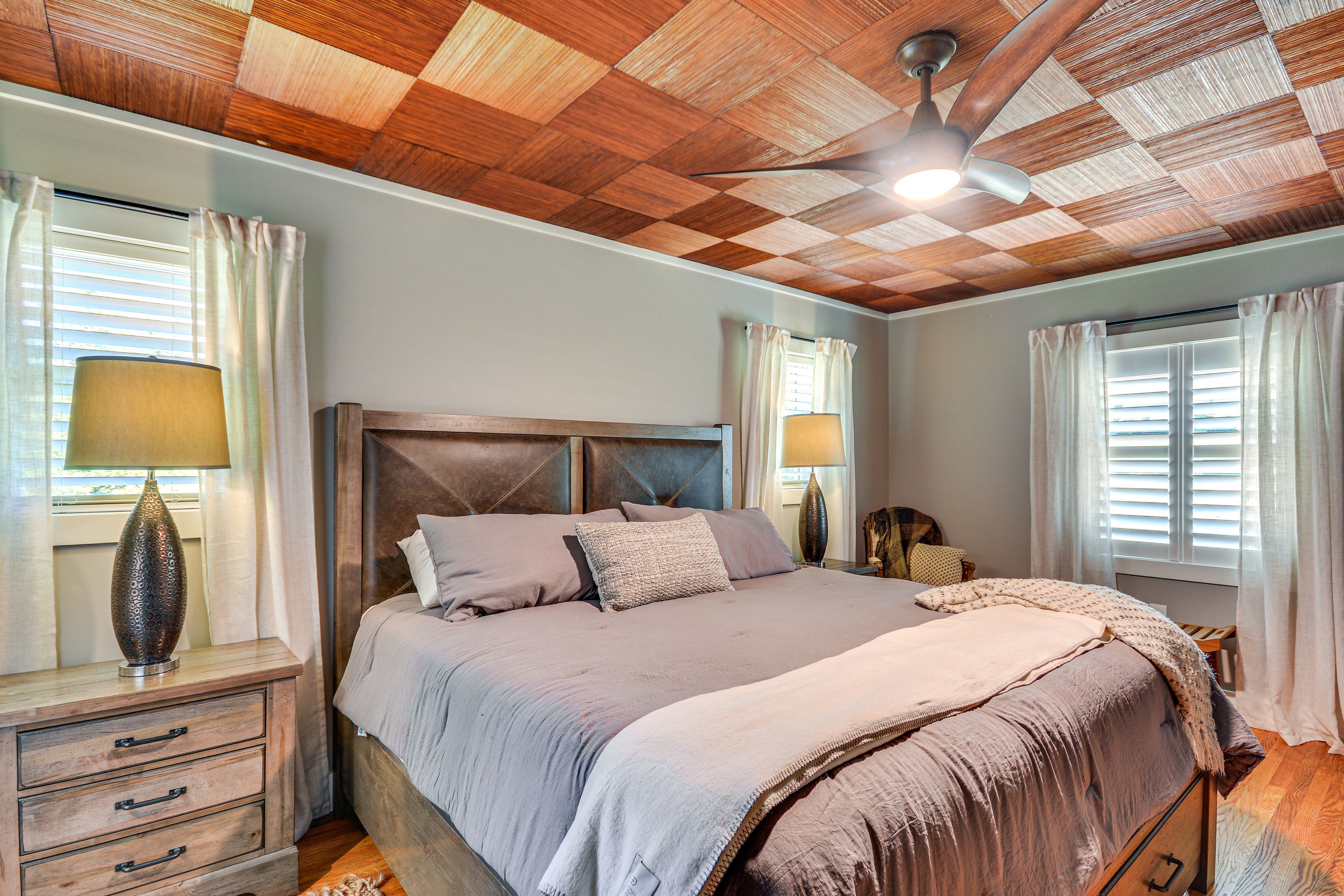 Bedroom 1 | King Bed | Smart TV