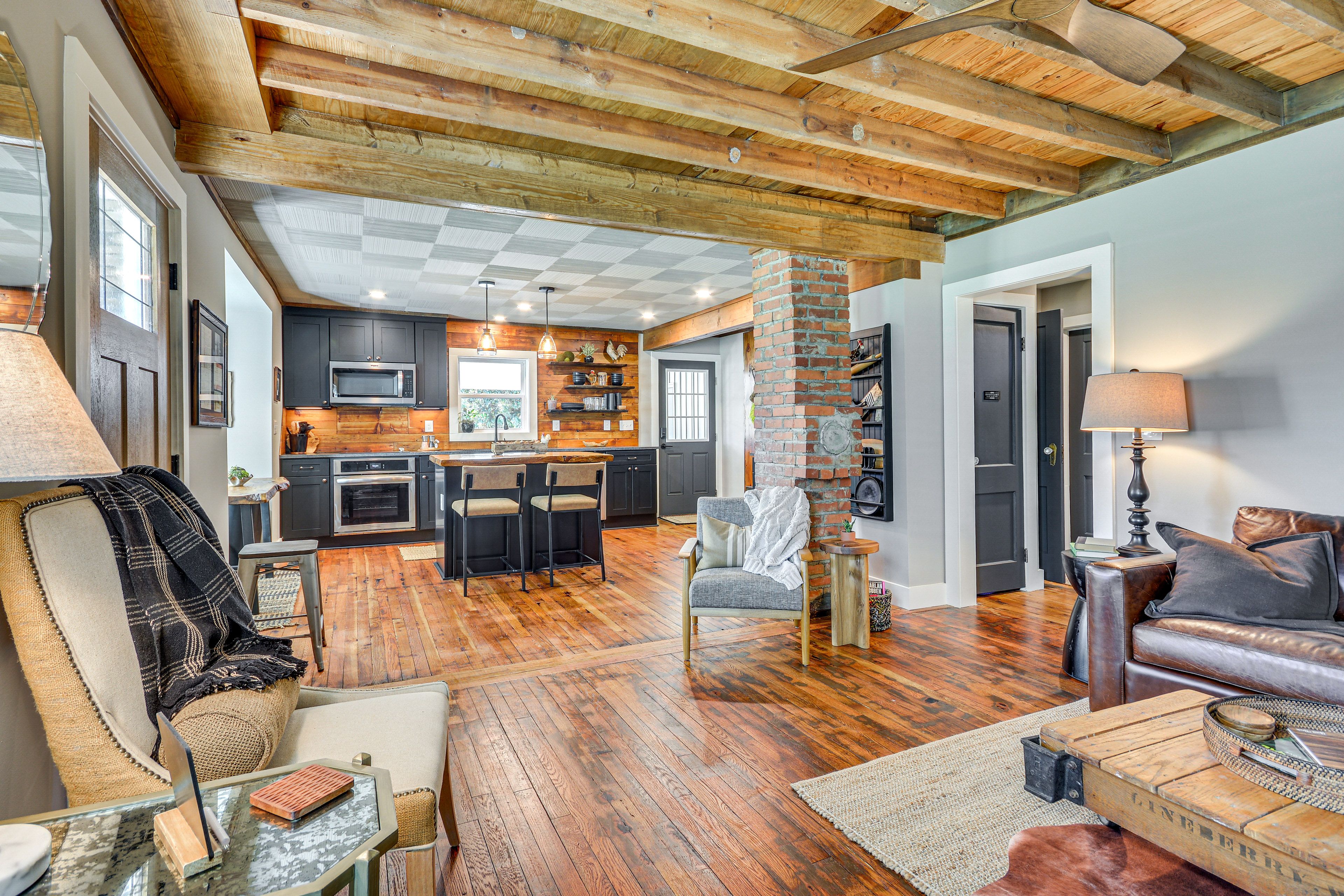 Interior | Open Floor Plan | Free WiFi