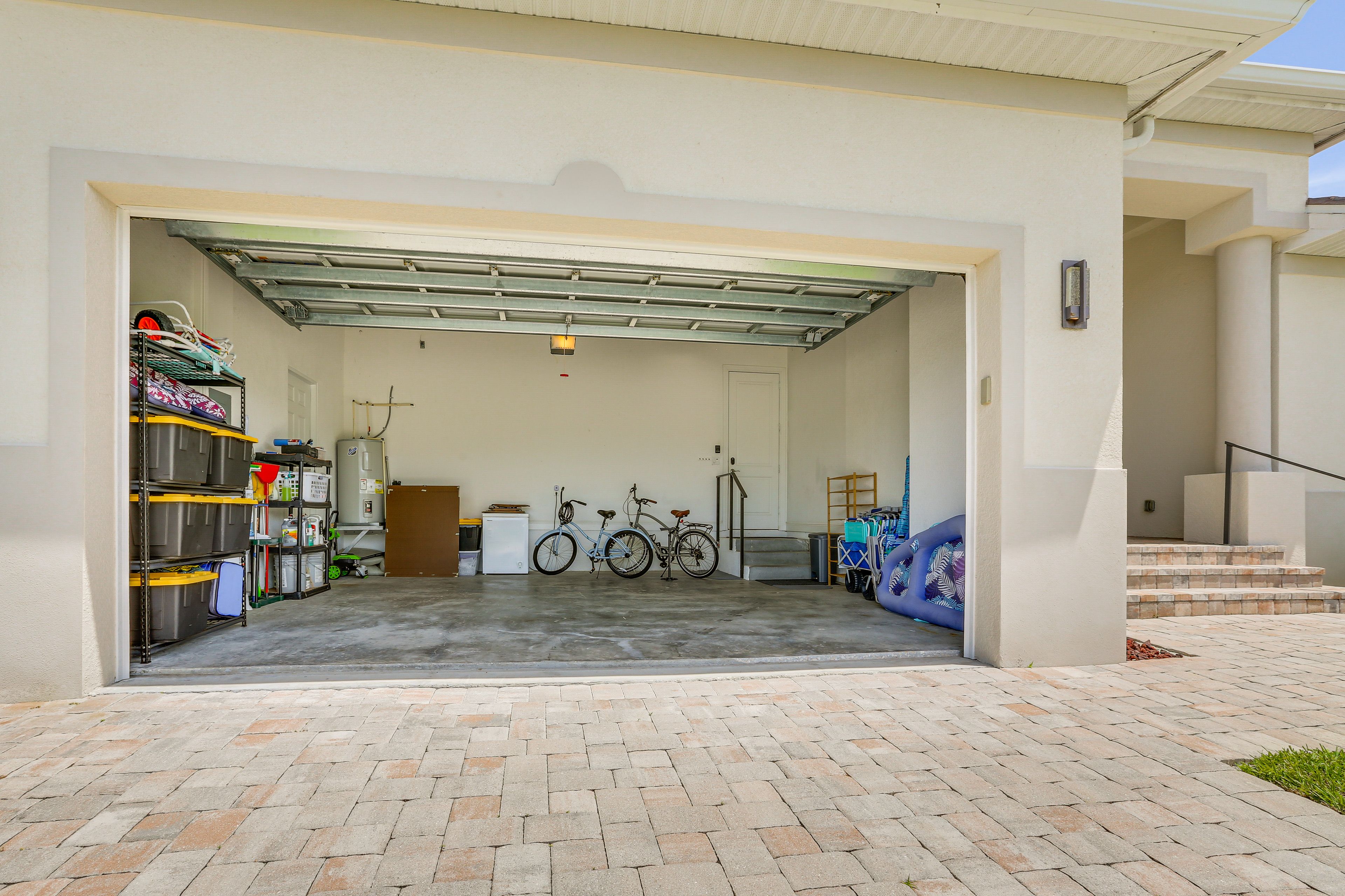 Parking | Garage (2 Vehicles) | Driveway (2 Vehicles)