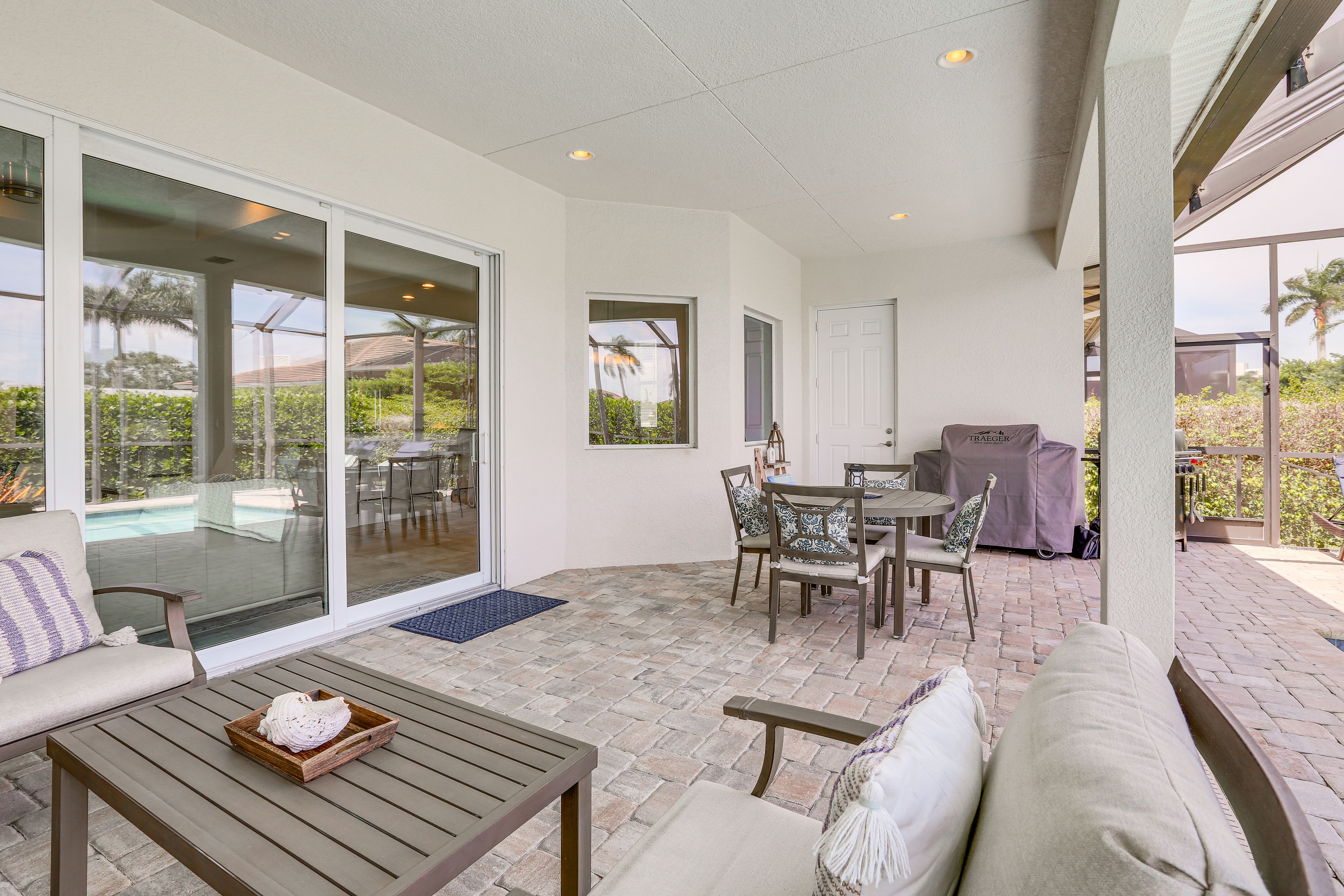 Private Patio | Screened-In Pool | Beach Supplies