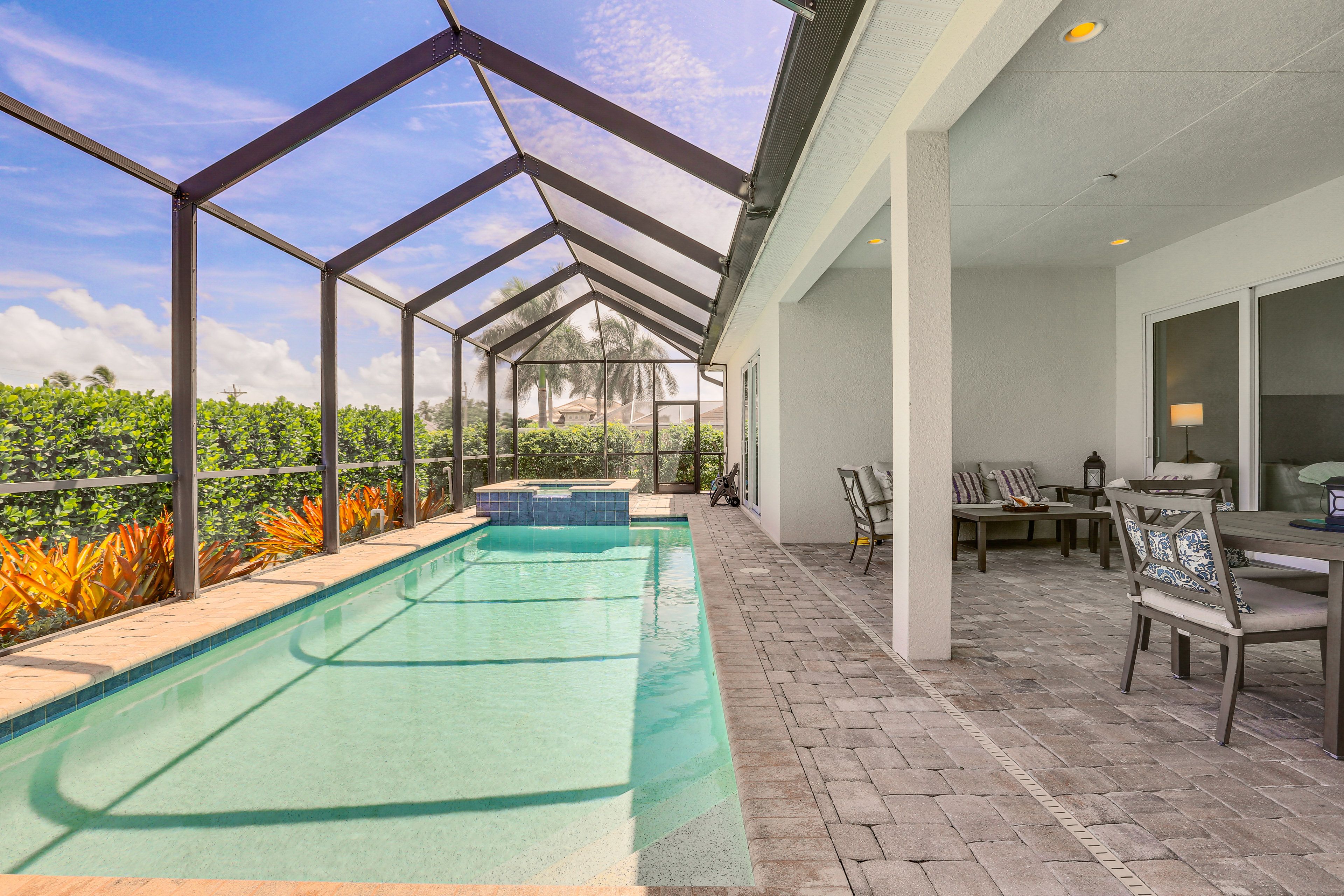 Private Pool & Hot Tub