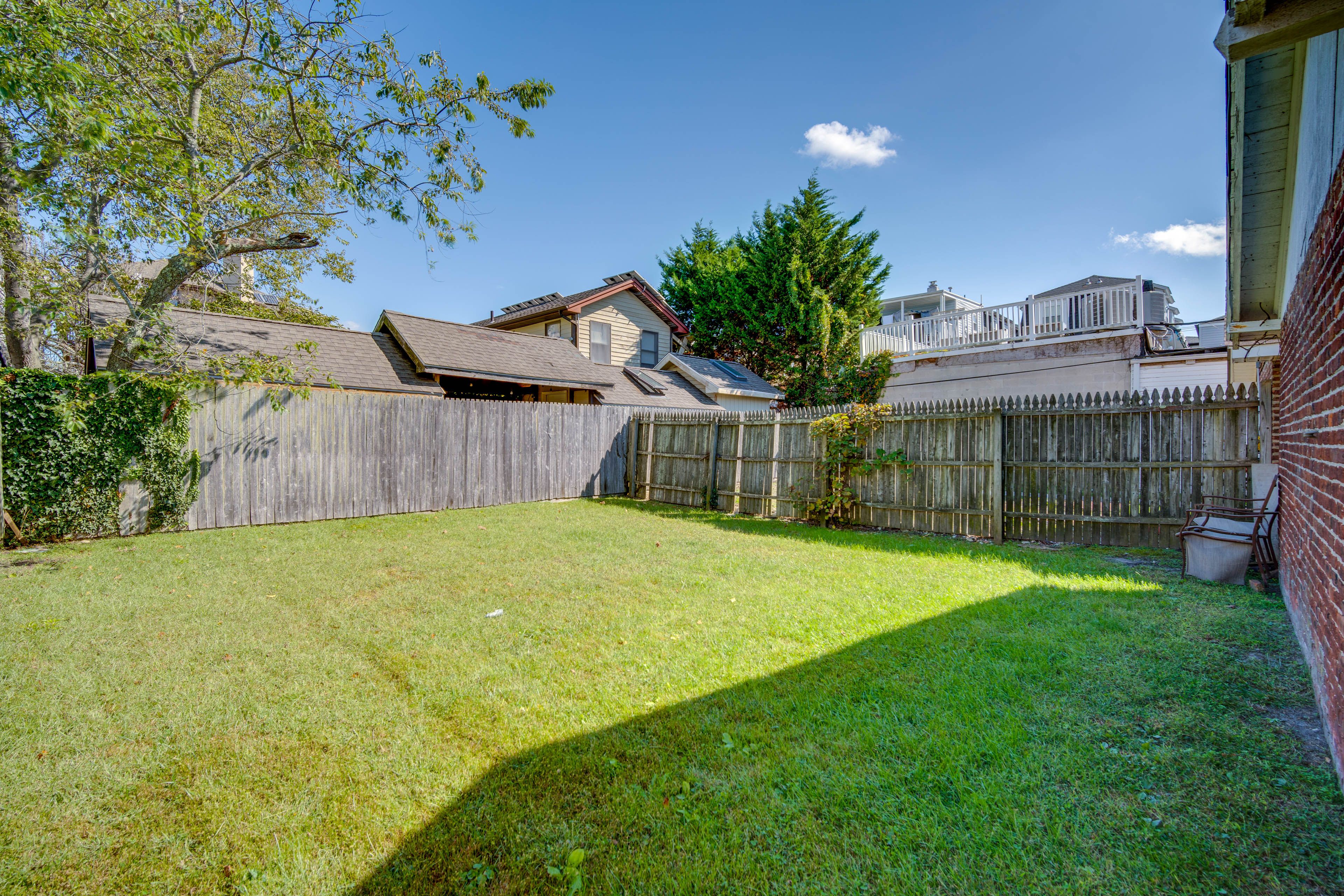 Shared Backyard | Walking Distance to Beach & Restaurants