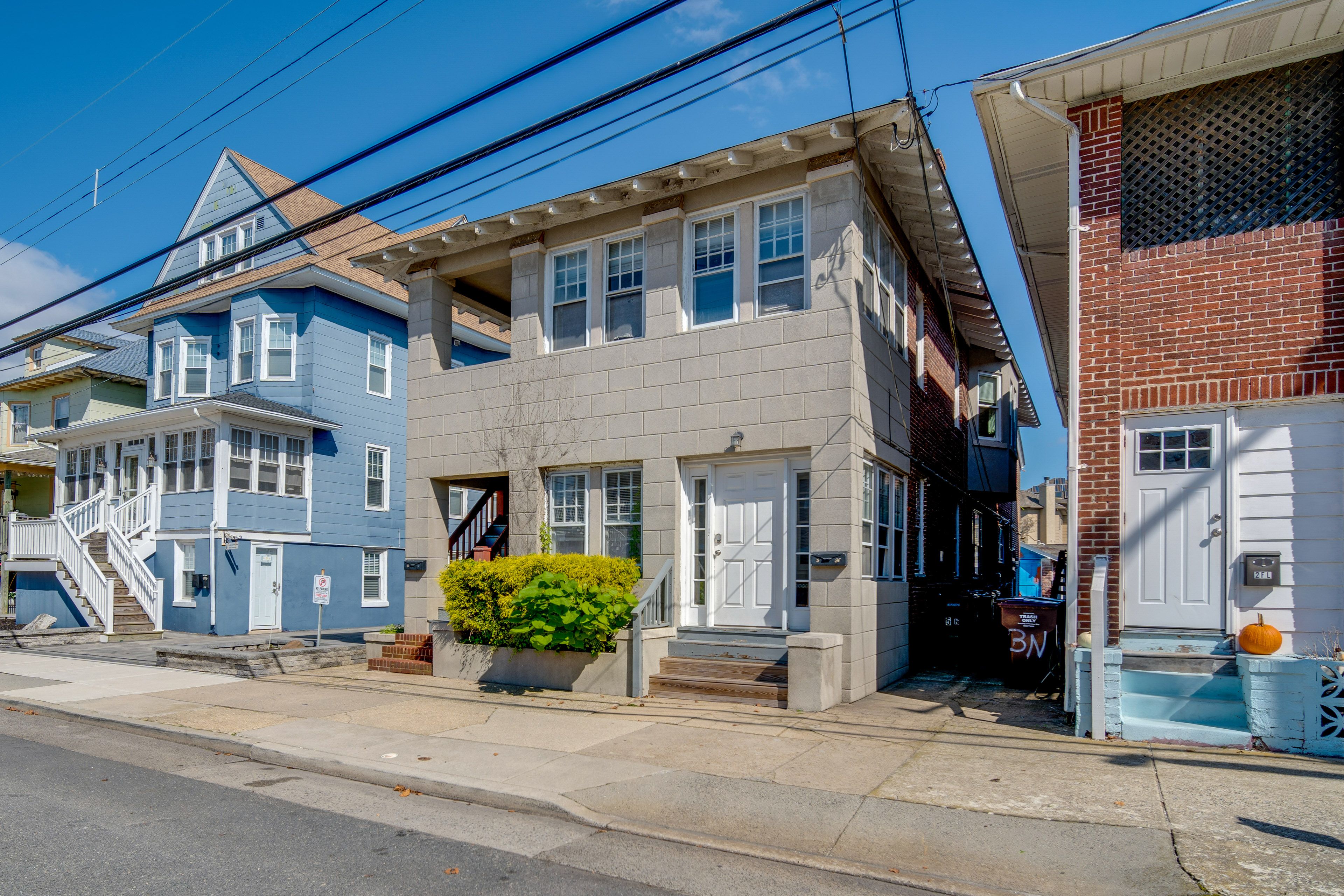 Free Street Parking (First-Come, First-Served)