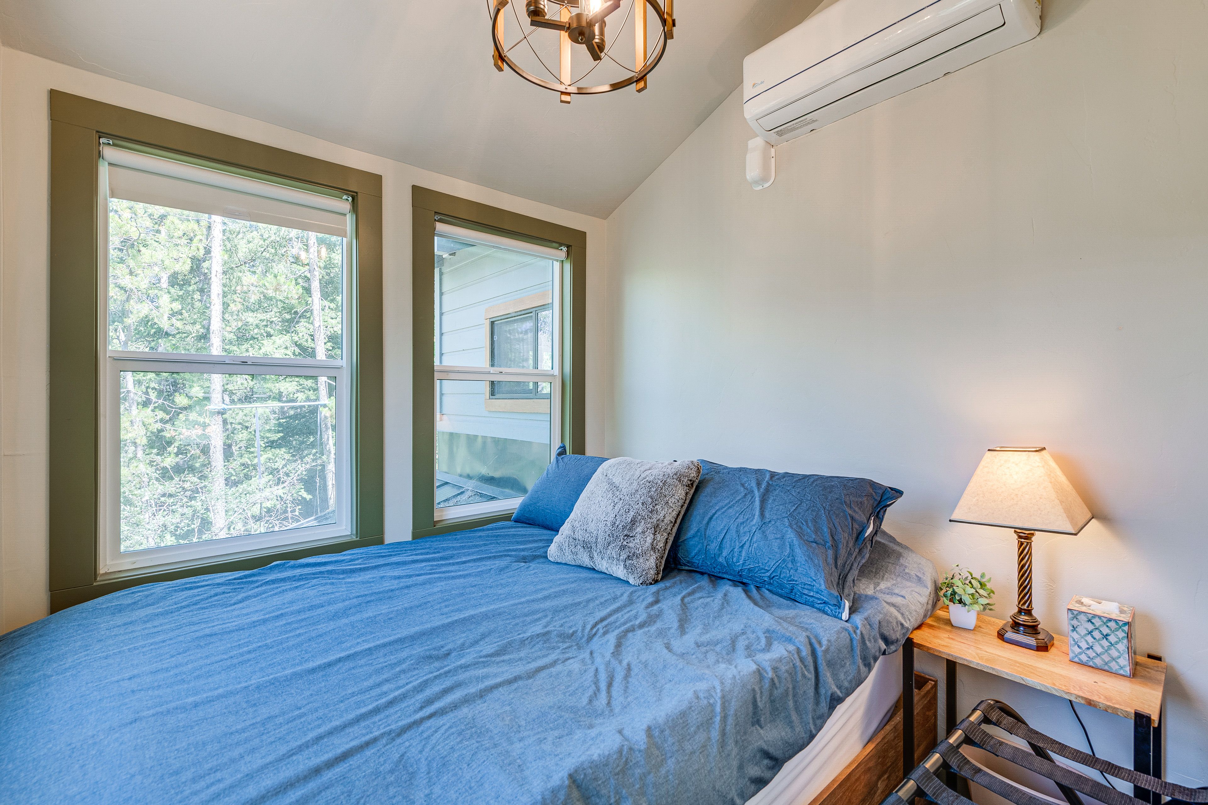 Bedroom 1 | Queen Bed | Linens Provided | Main Floor