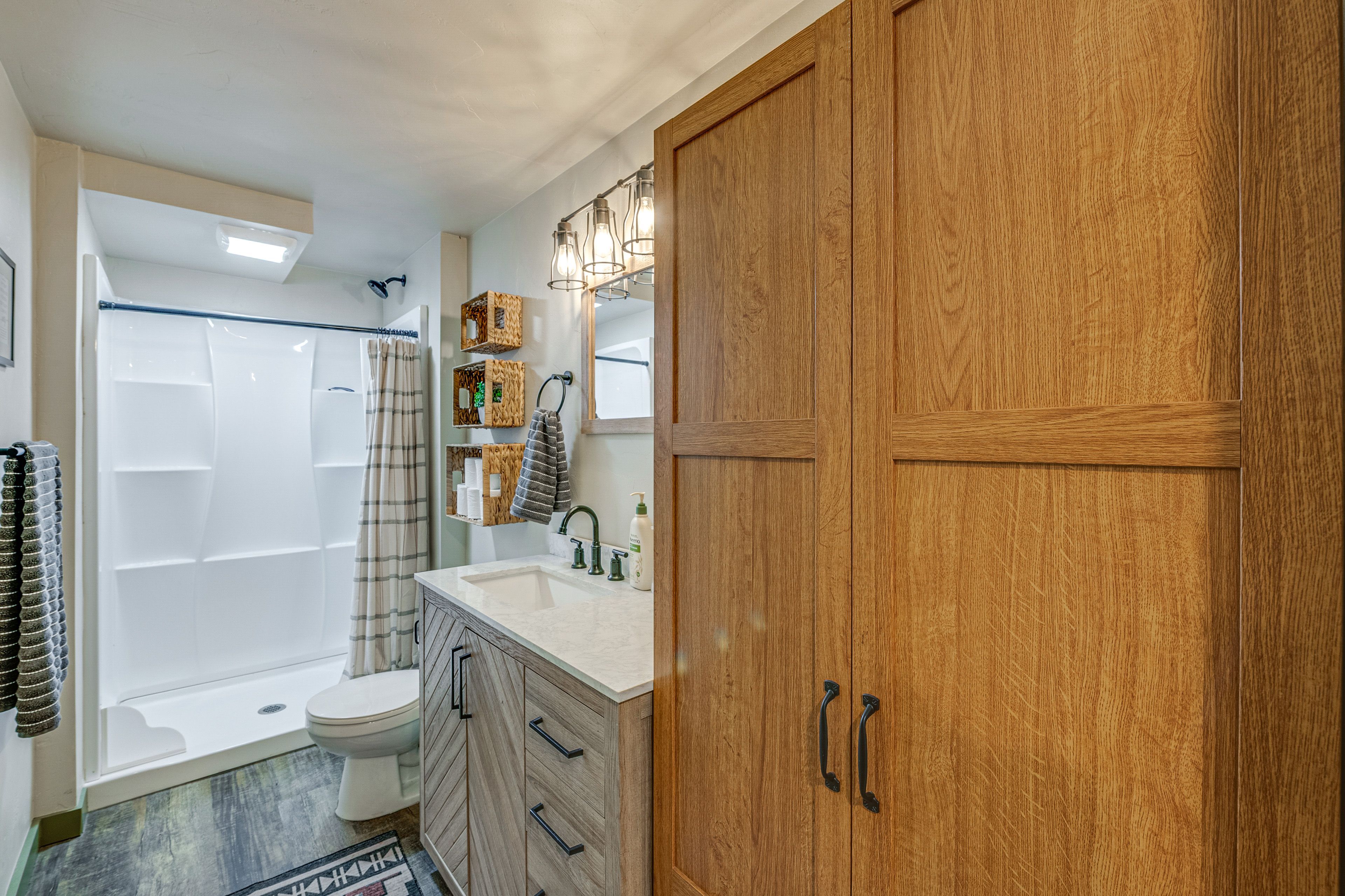Bathroom | Lower Floor