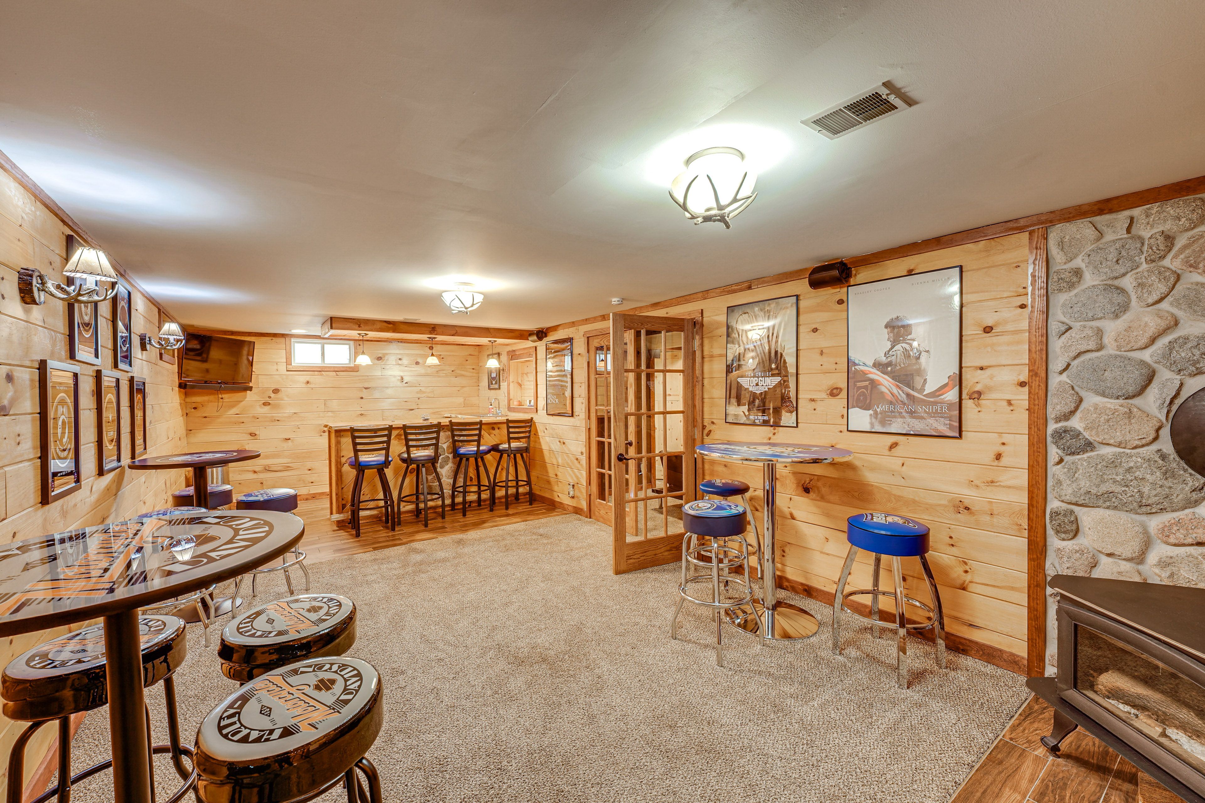 Wet Bar & Lounge | Wood-Burning Stove